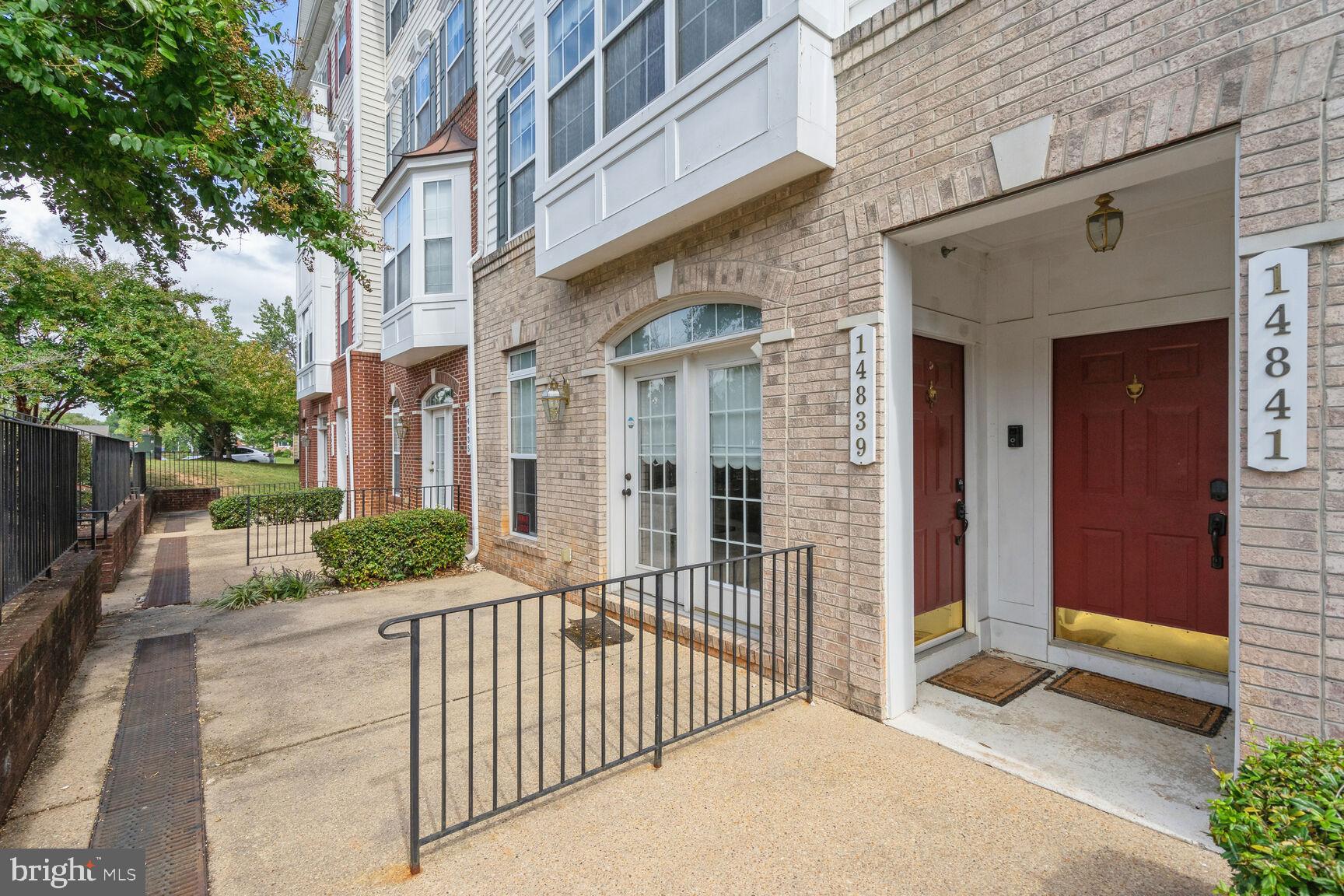 HAMPTON SQUARE CONDOMINIUMS - Residential