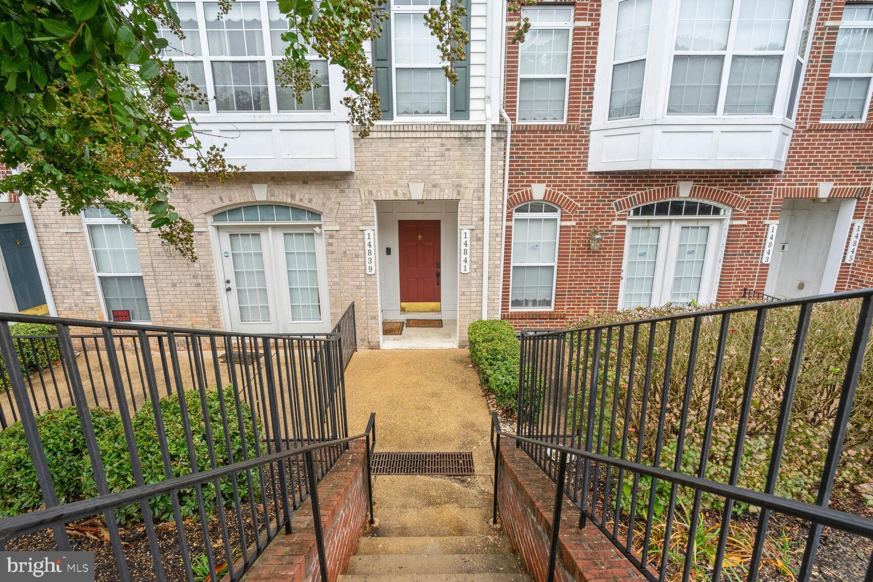 HAMPTON SQUARE CONDOMINIUMS - Residential