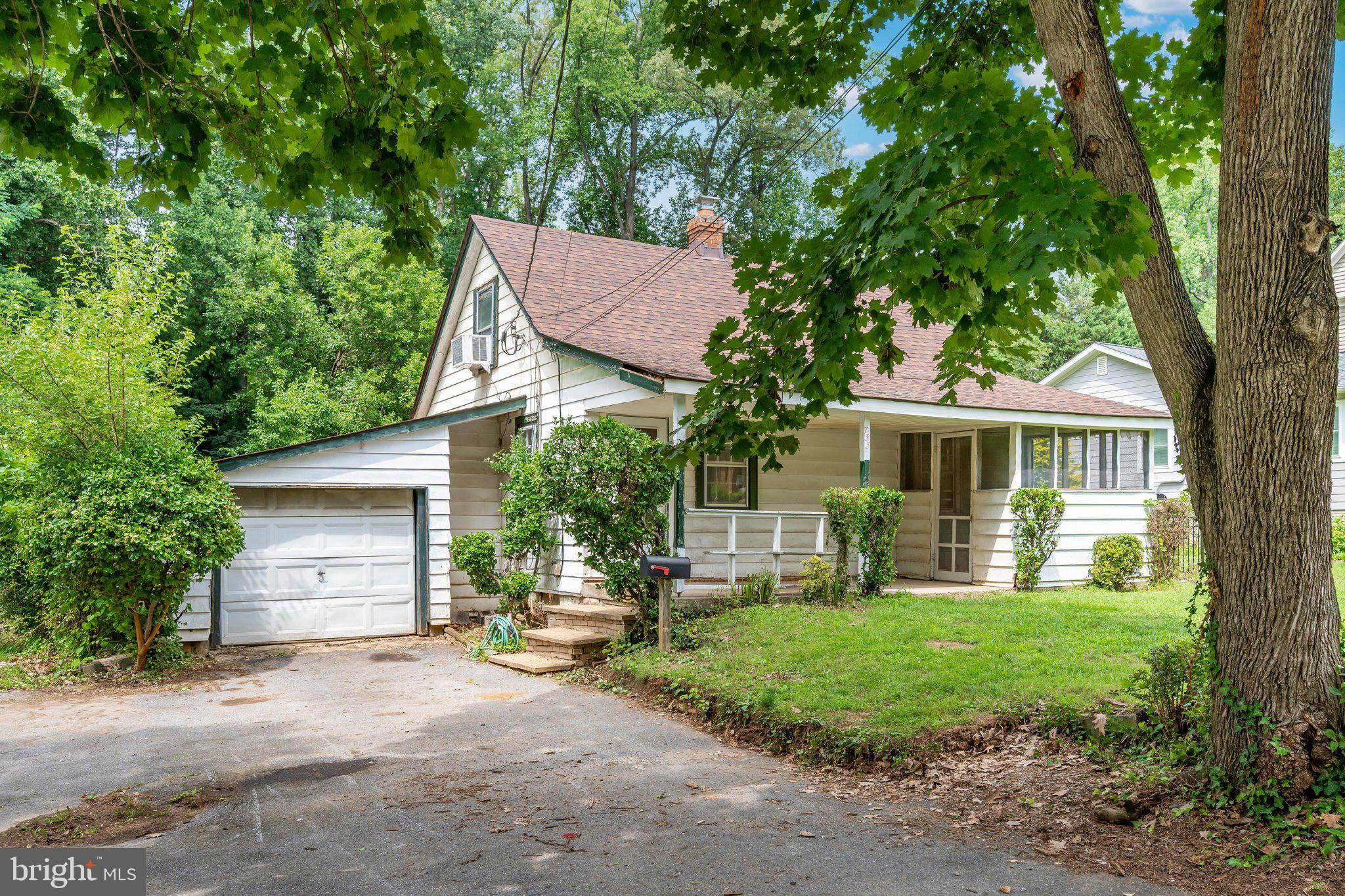 733 ANDERSON AVENUE