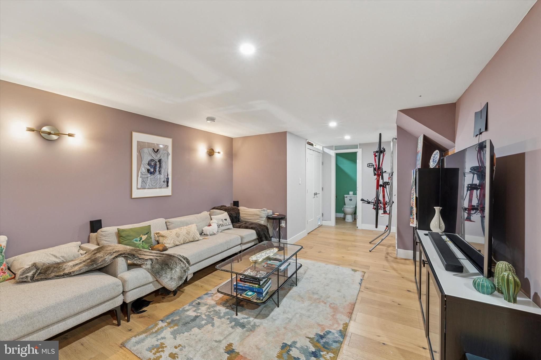 SHARSWOOD - Residential