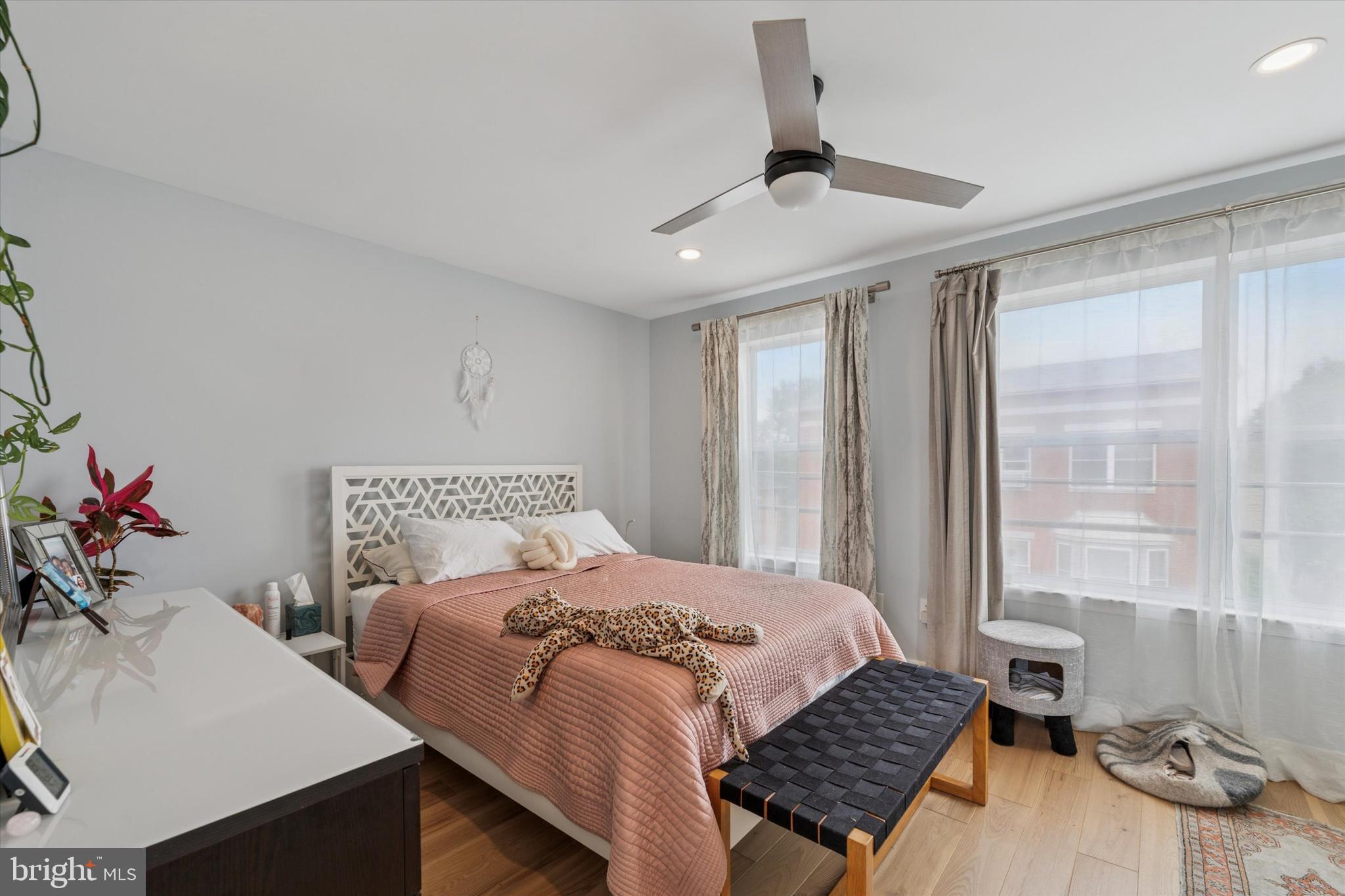 SHARSWOOD - Residential