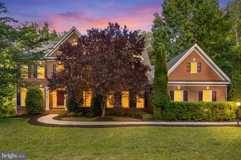 Photo of 11019 Bacon Race Road, WOODBRIDGE, VA 22192 (MLS # VAPW2118376)