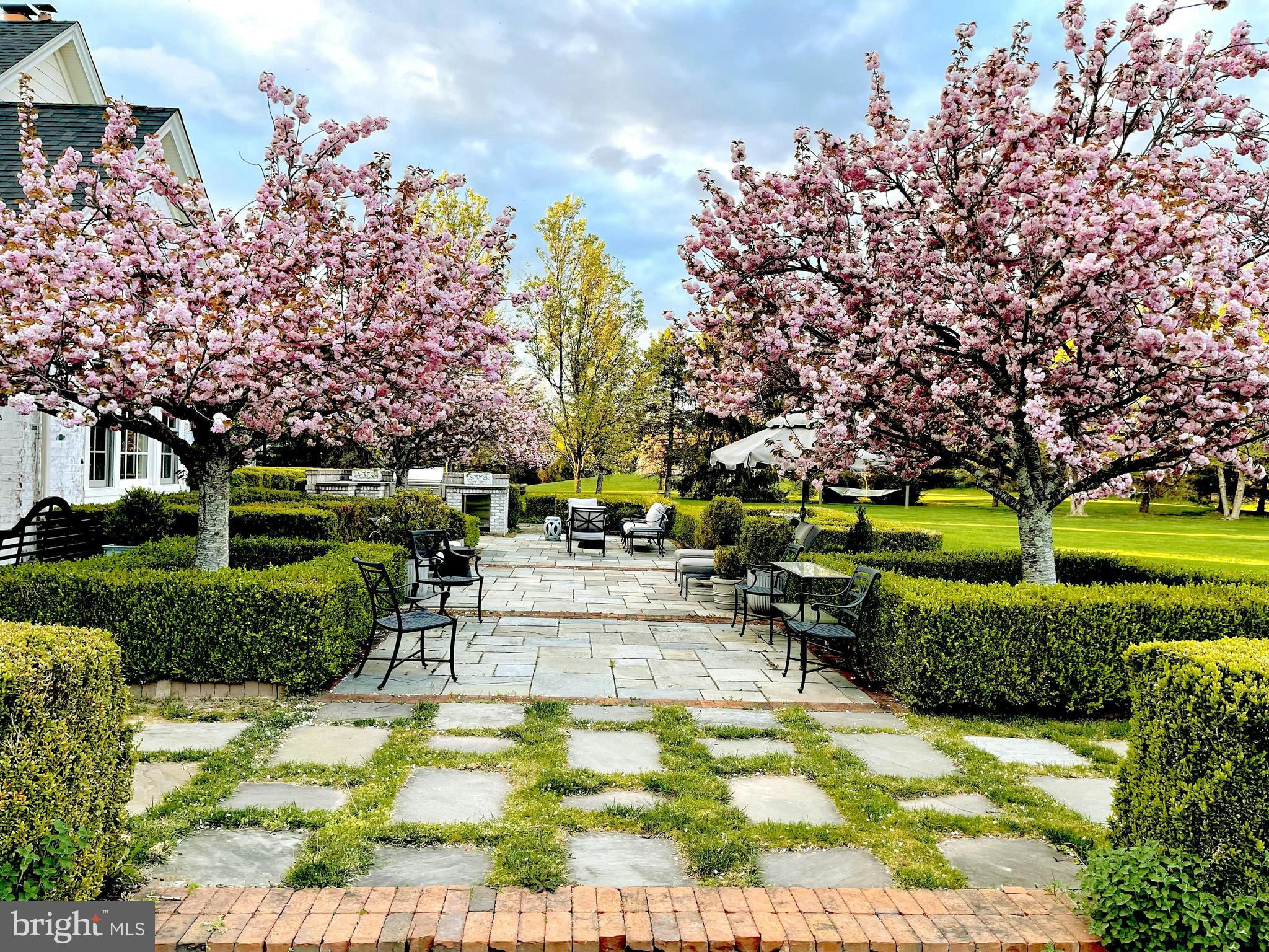 OLD MILL ESTATES - Residential