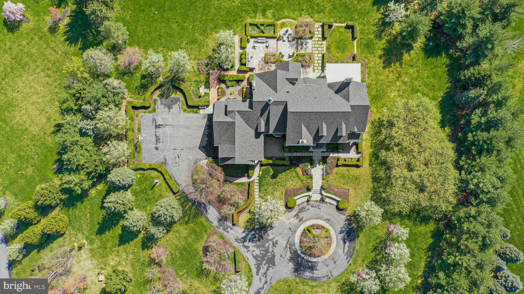 OLD MILL ESTATES - Residential