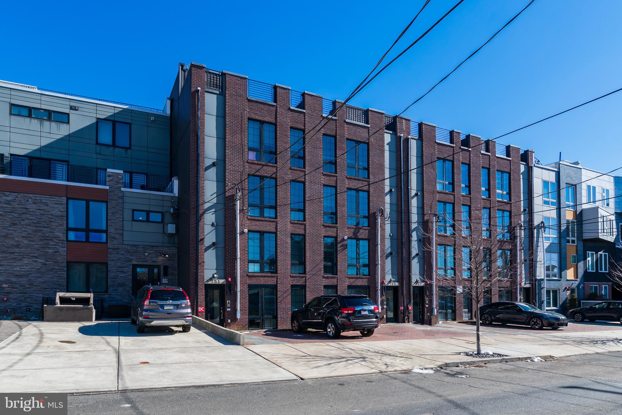 FAIRMOUNT - Residential Lease