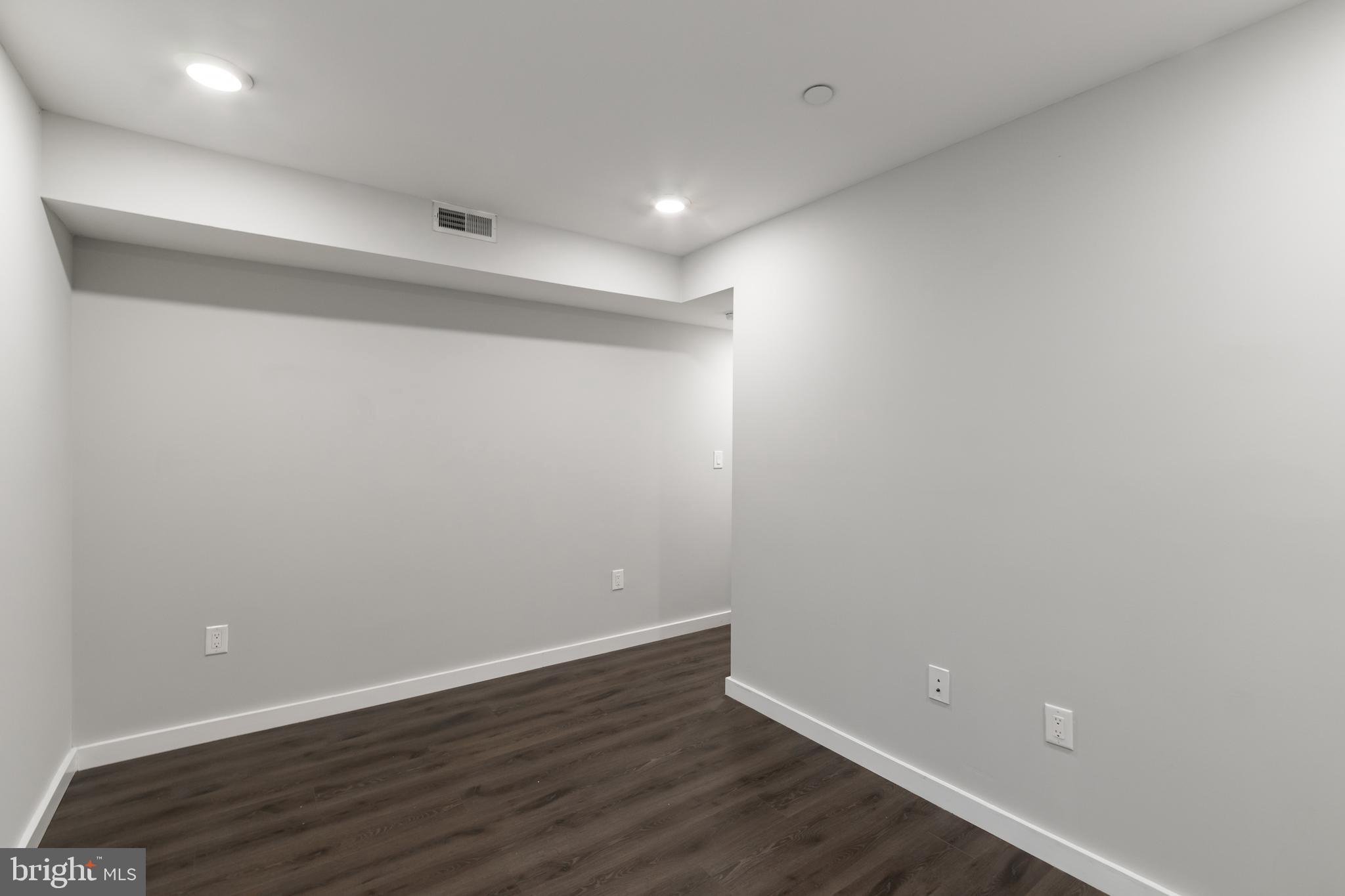 FAIRMOUNT - Residential Lease