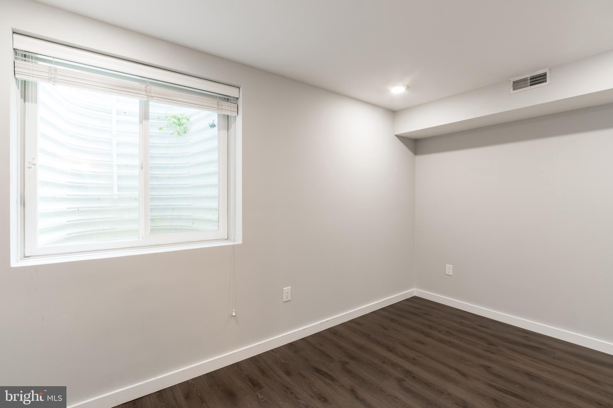 FAIRMOUNT - Residential Lease