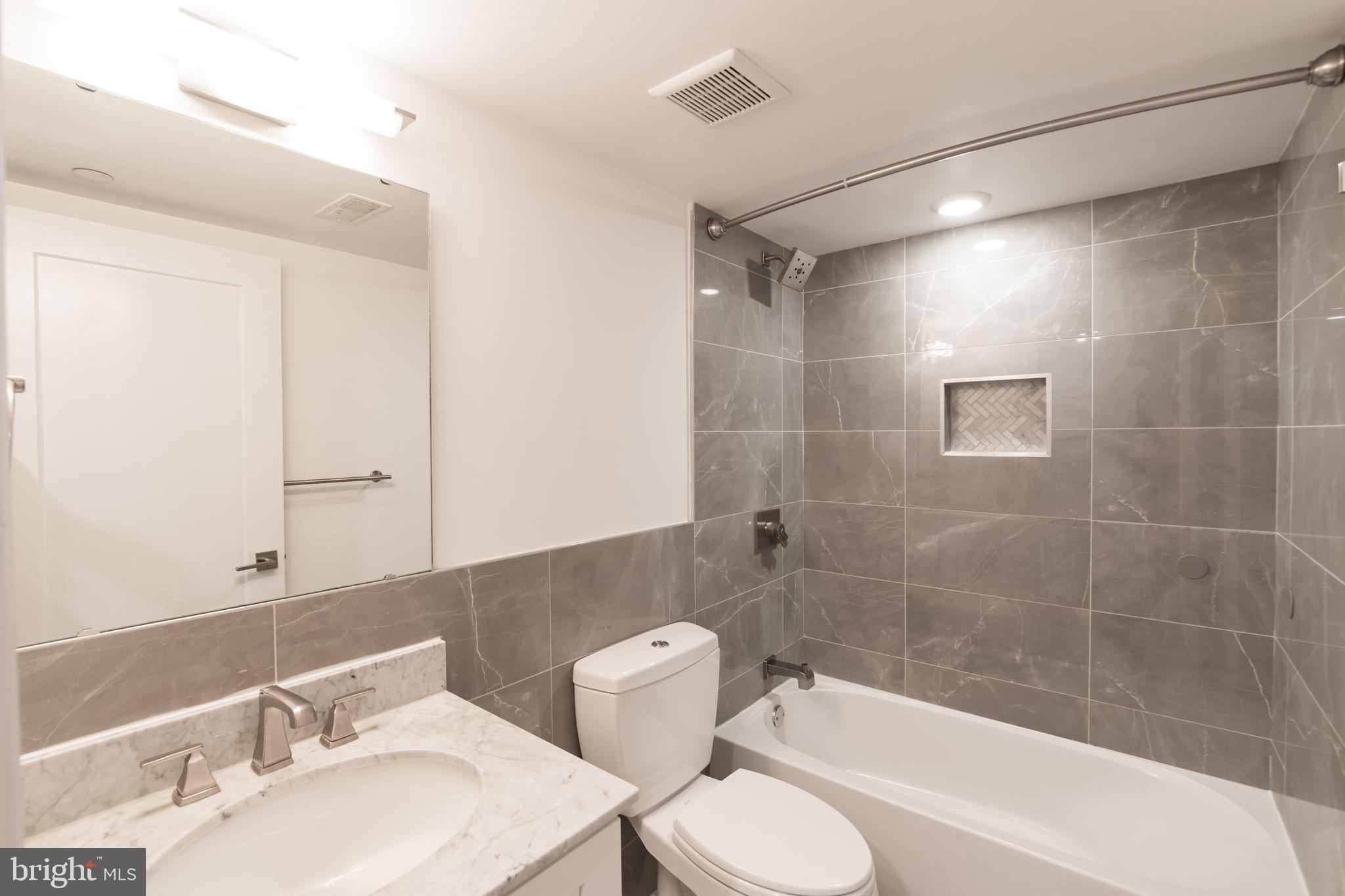 FAIRMOUNT - Residential Lease