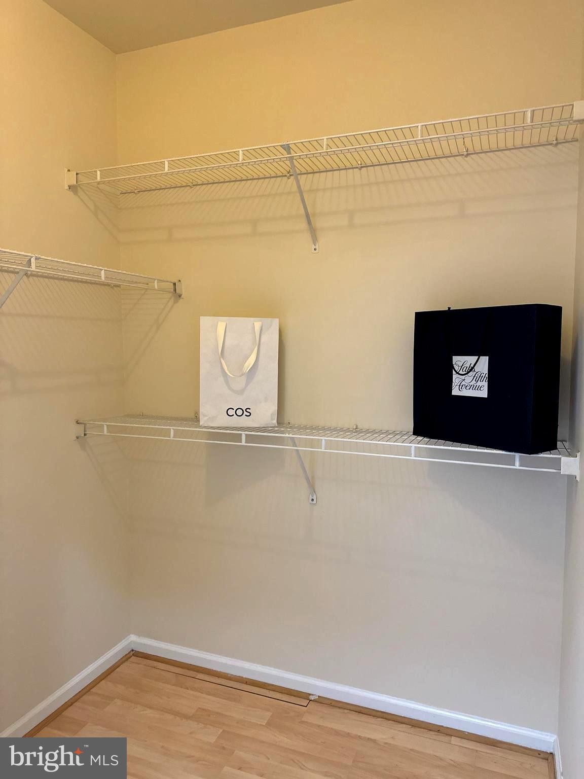 CHANTILLY PARK - Residential