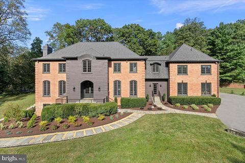 Photo of 10816 Barn Wood Lane, POTOMAC, MD 20854 (MLS # MDMC2217890)