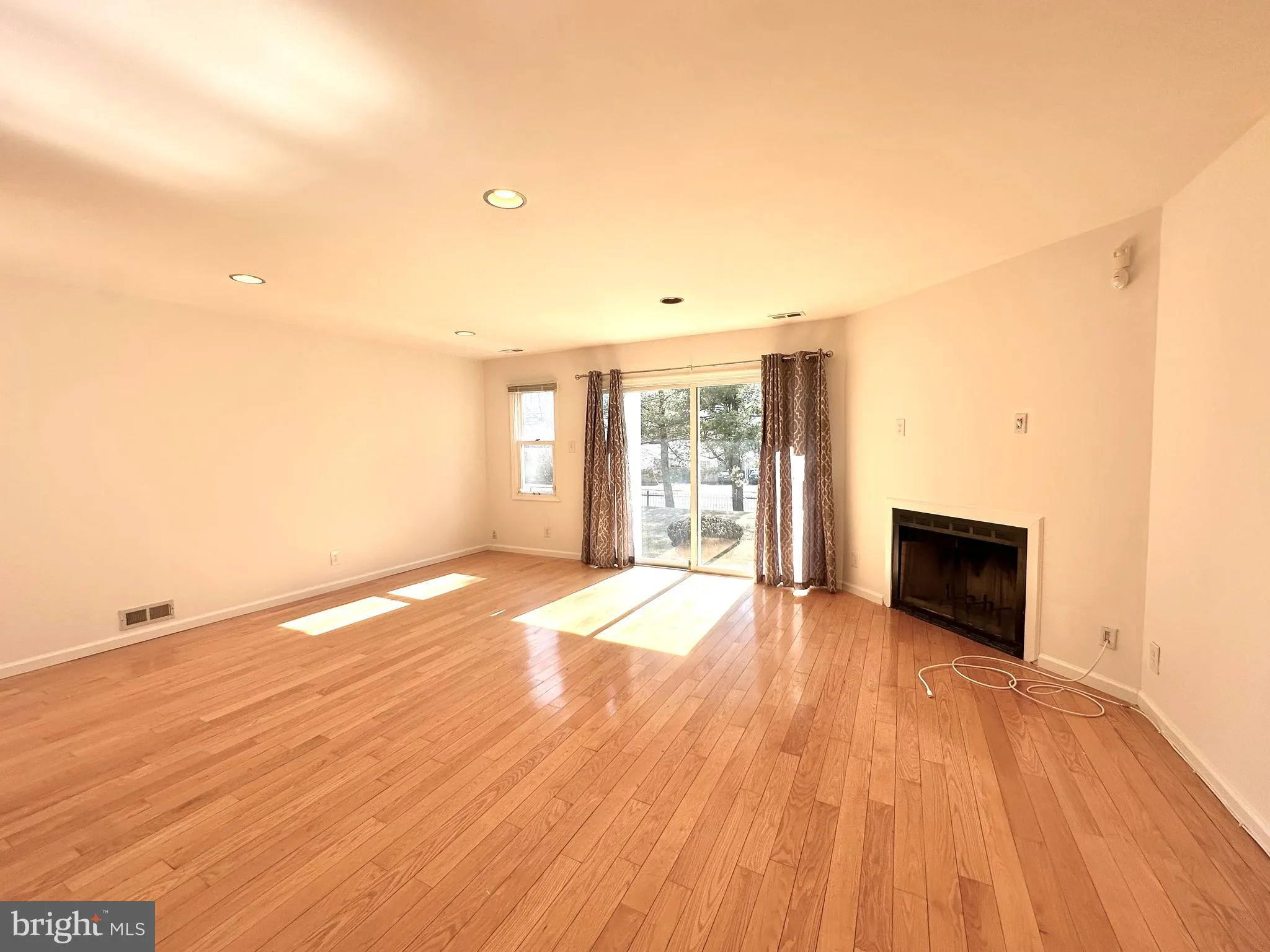 Cherry Hill, New Jersey 08003, United States, 4 Bedrooms Bedrooms, ,4 BathroomsBathrooms,Residential,Active,6299