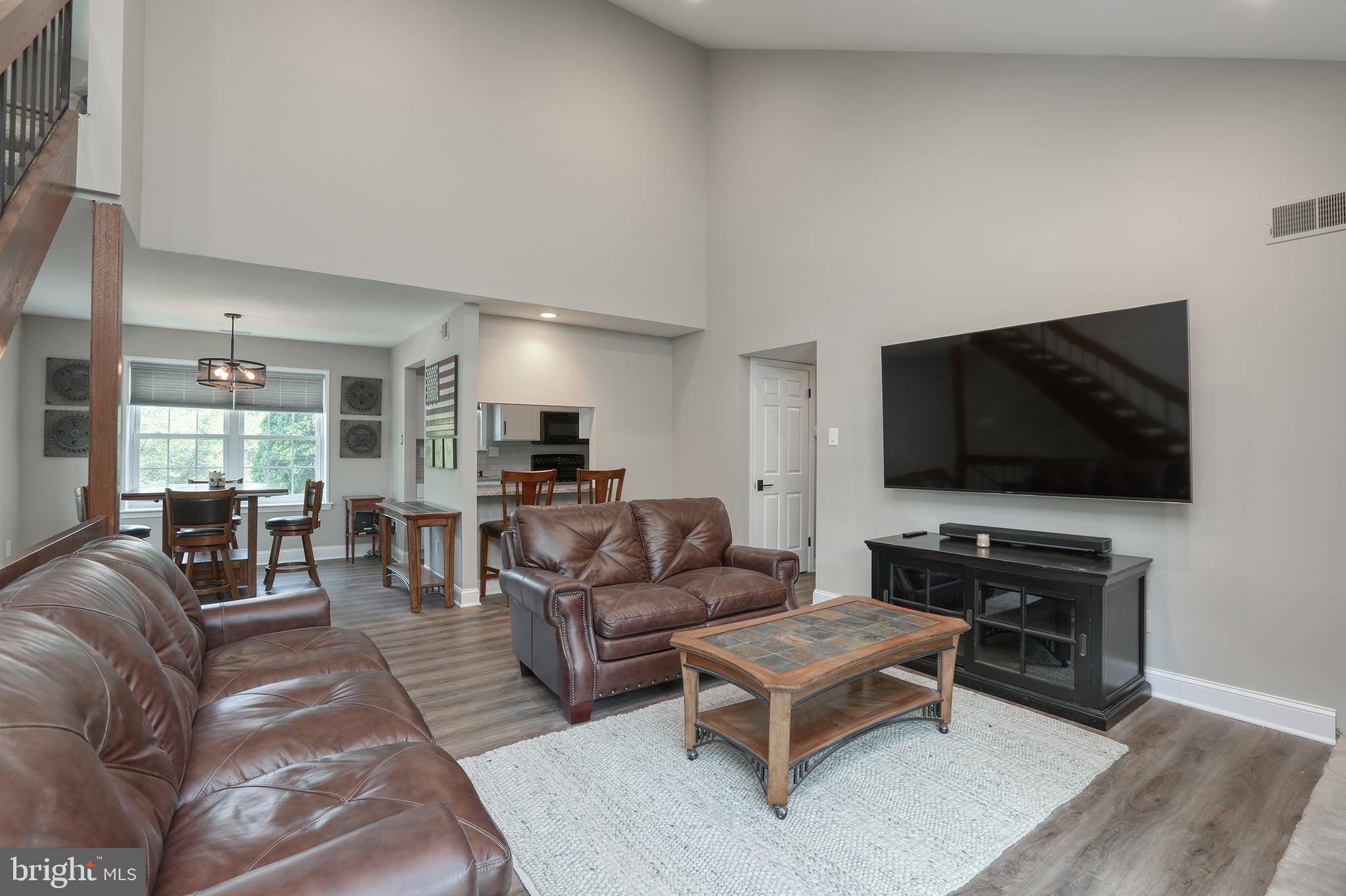 1790 BAYLEY LANE