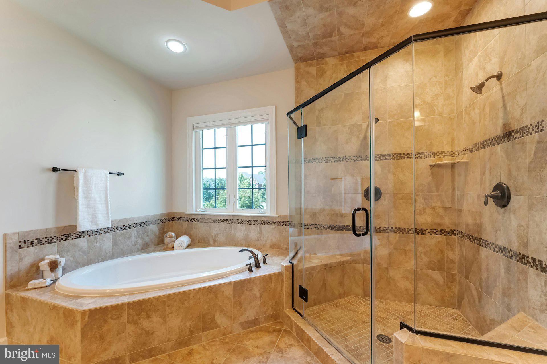 STONEGATE - Residential