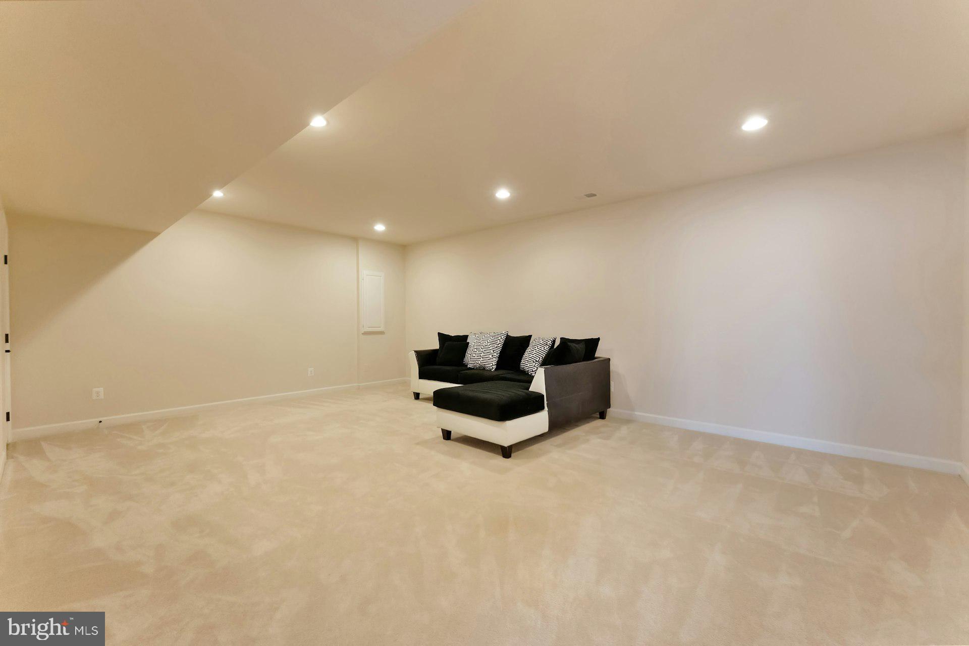 STONEGATE - Residential