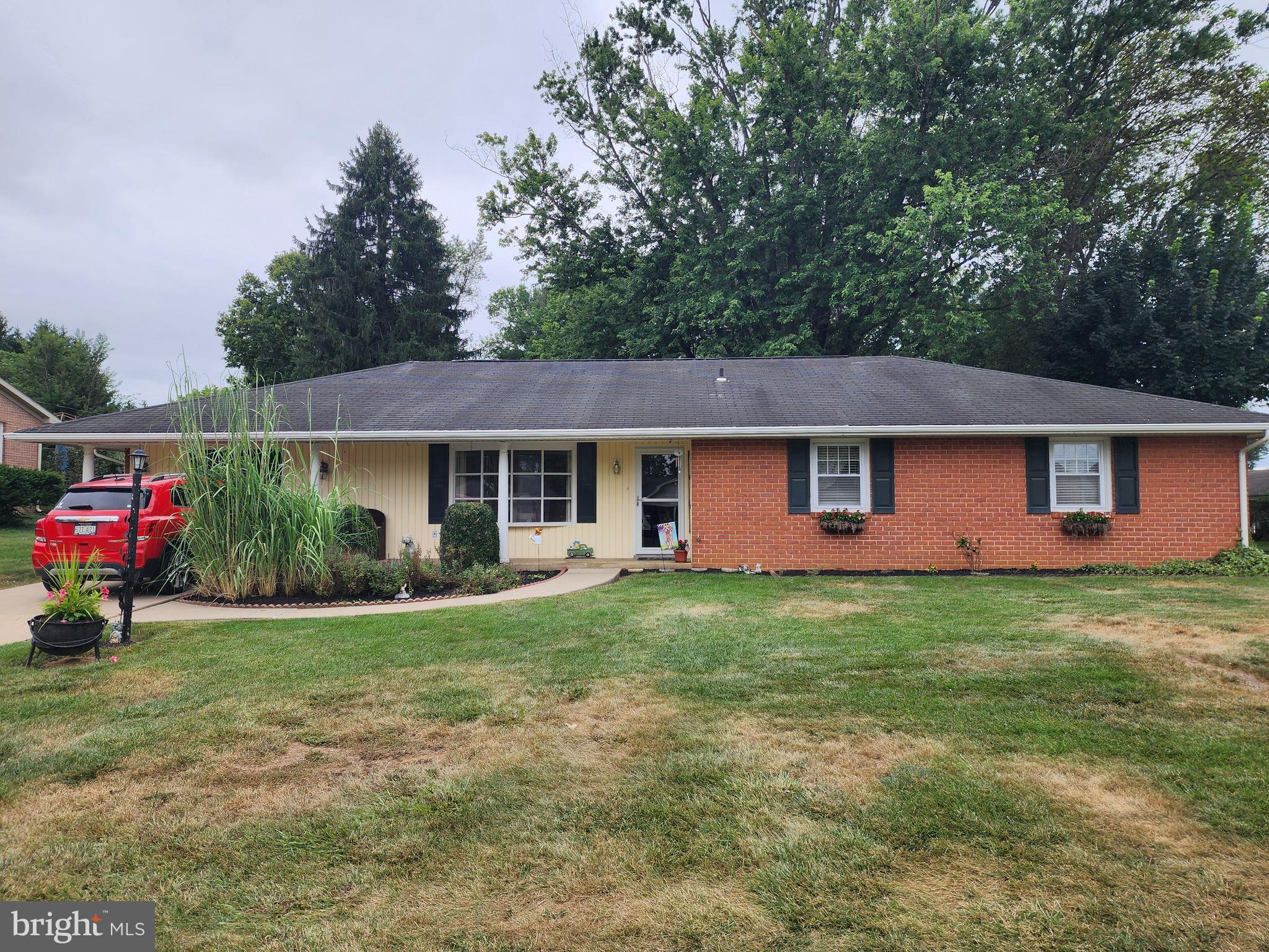 MEADOWBROOK - Residential