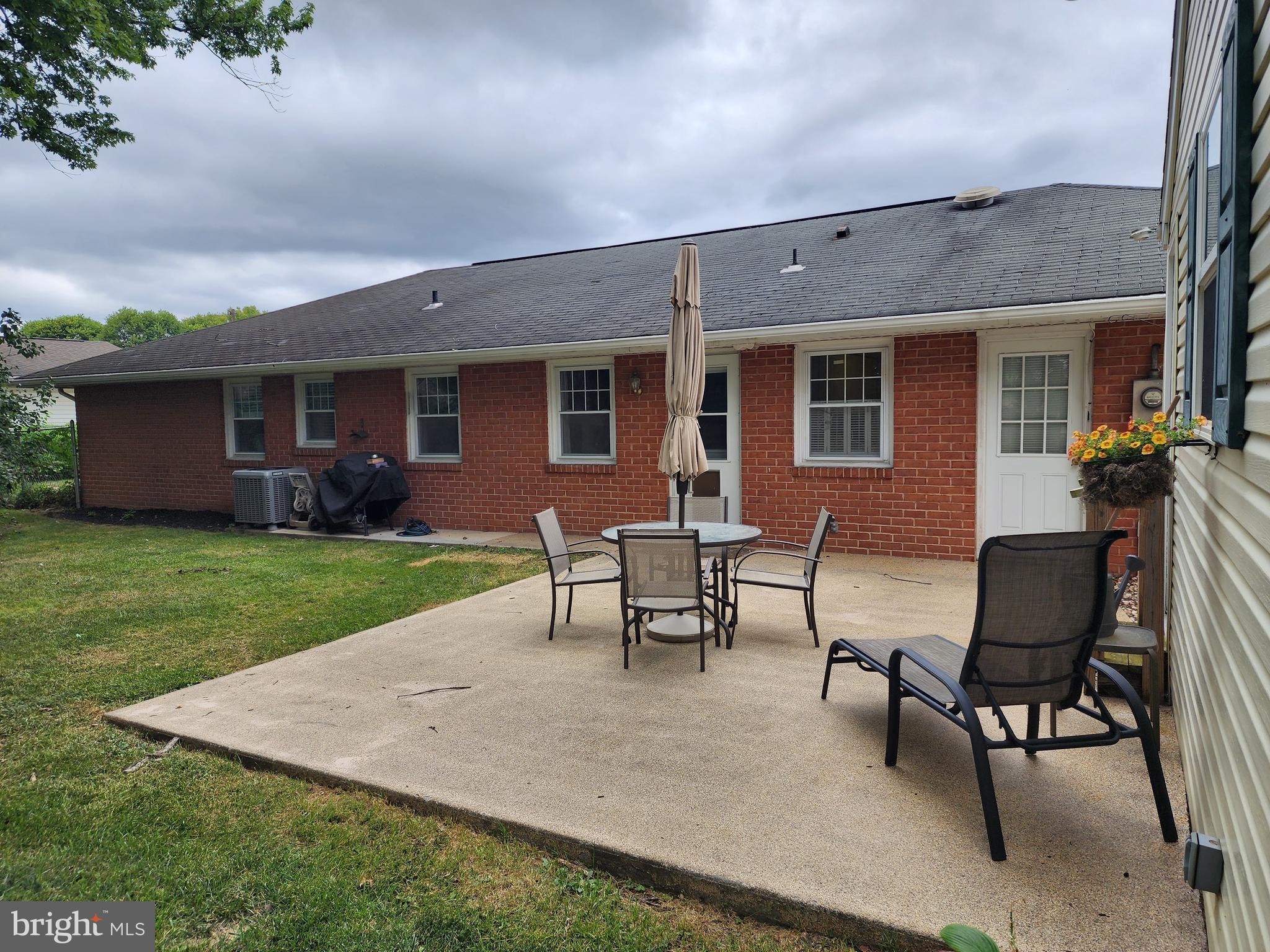 MEADOWBROOK - Residential