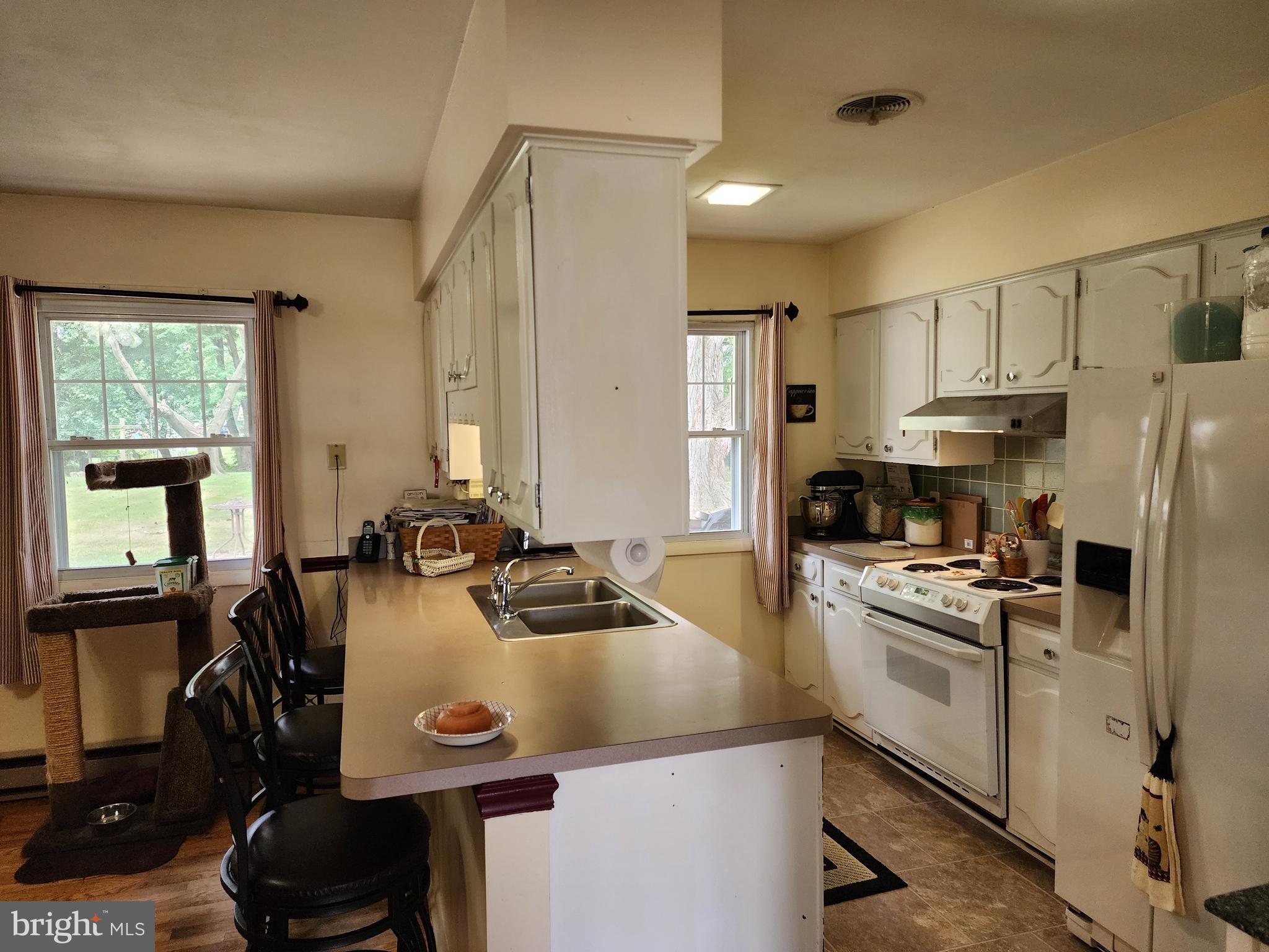 MEADOWBROOK - Residential