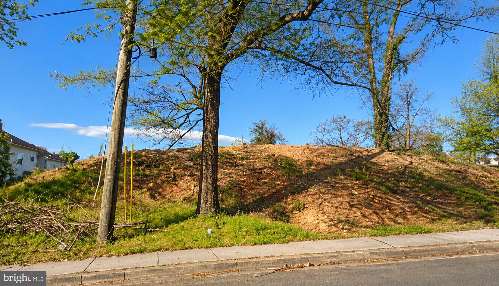 1433 HOWARD ROAD SE