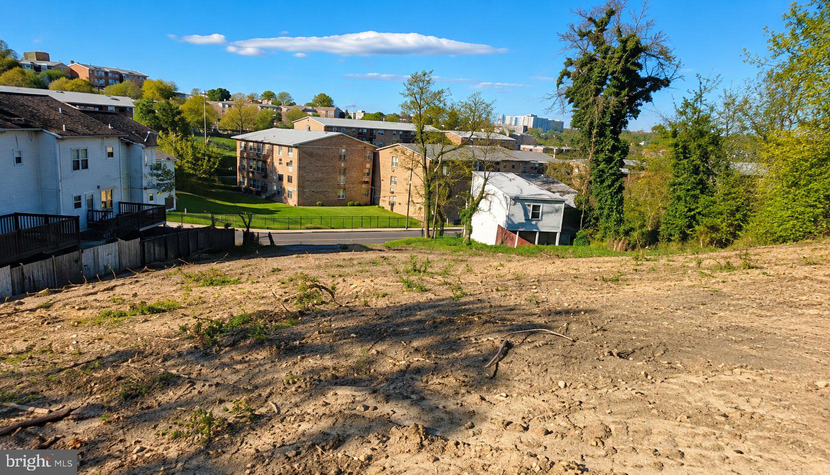 1433 HOWARD ROAD SE