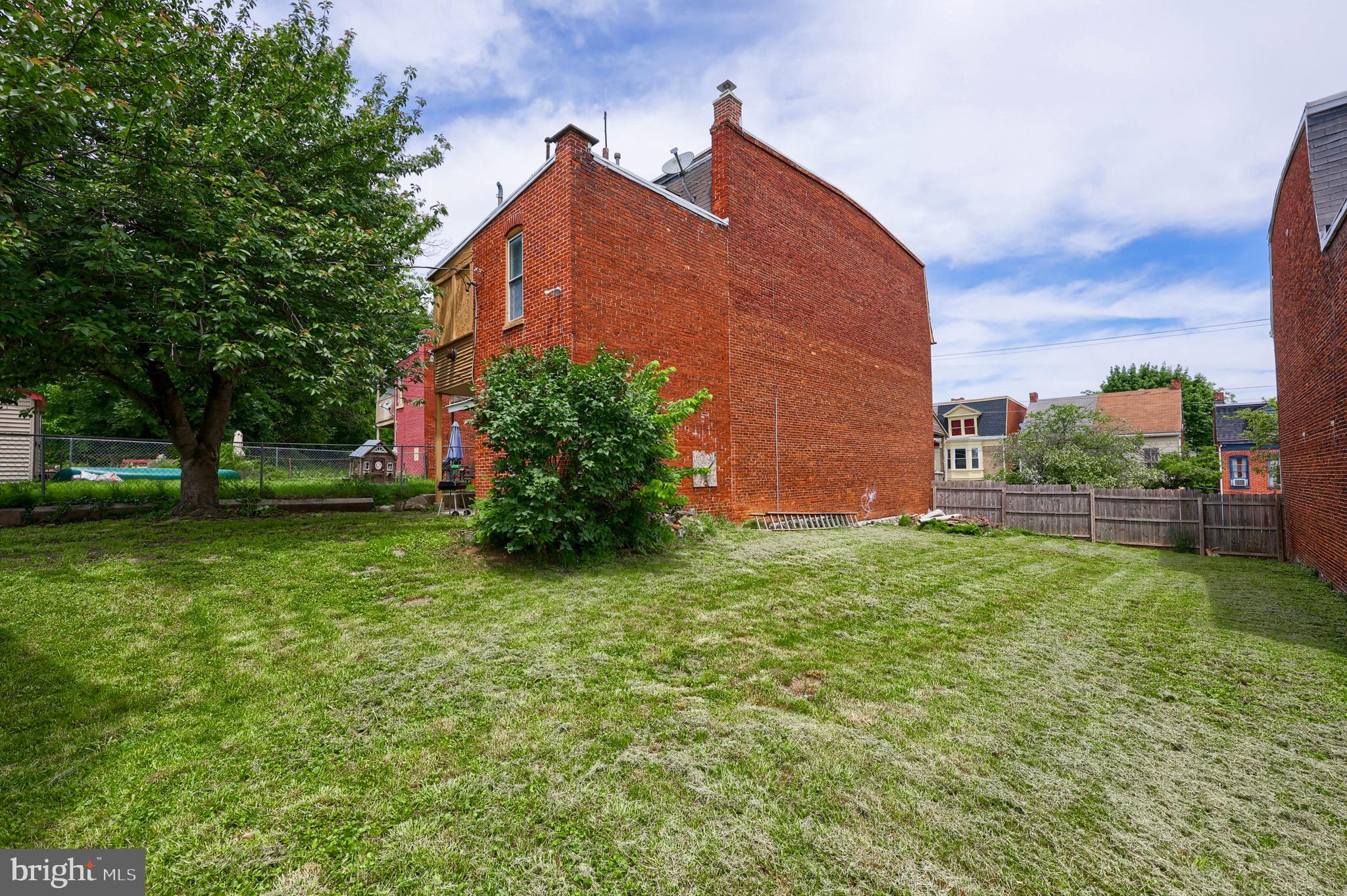 342 N NEWBERRY STREET