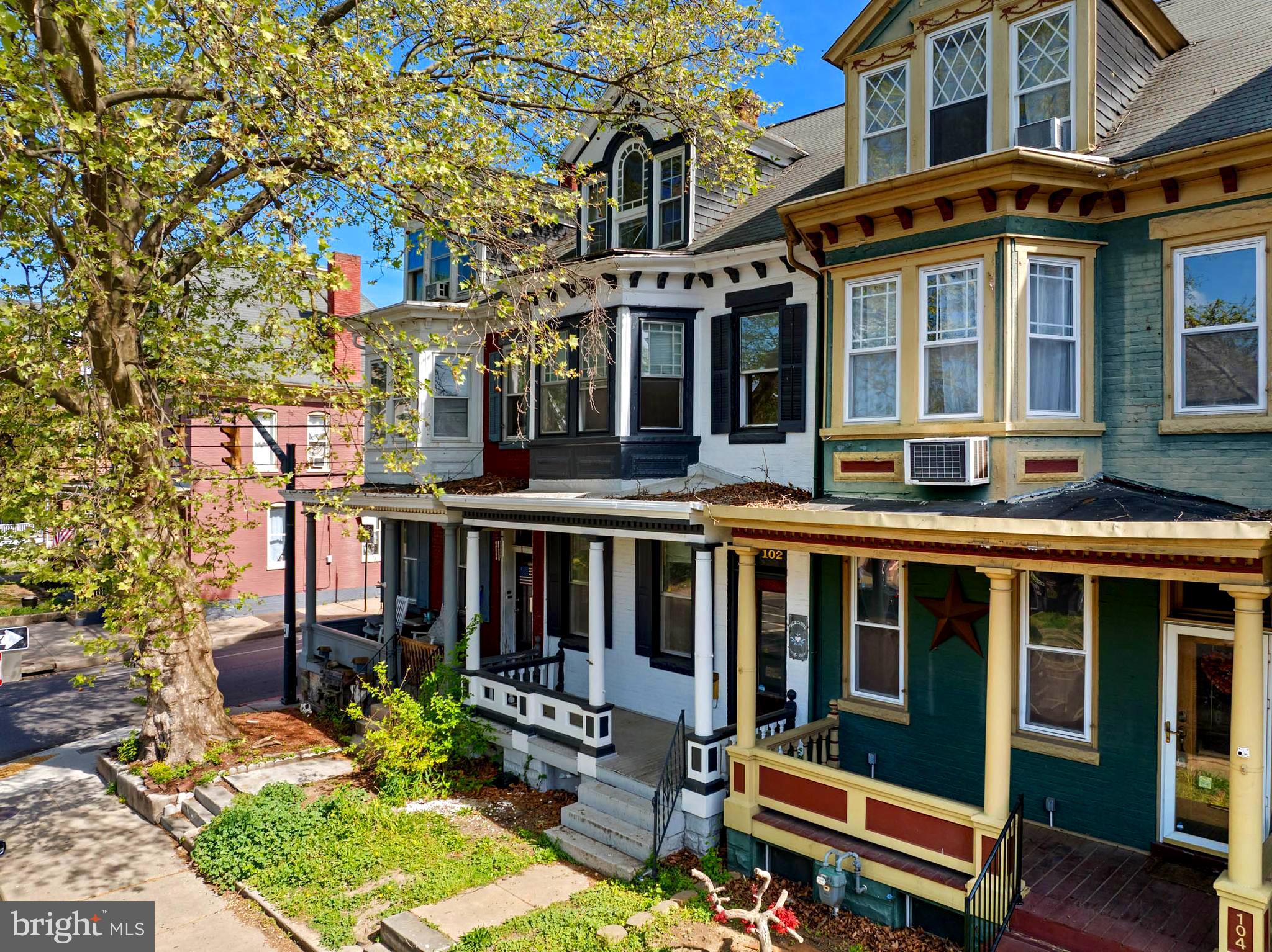 102 E NORTH AVENUE