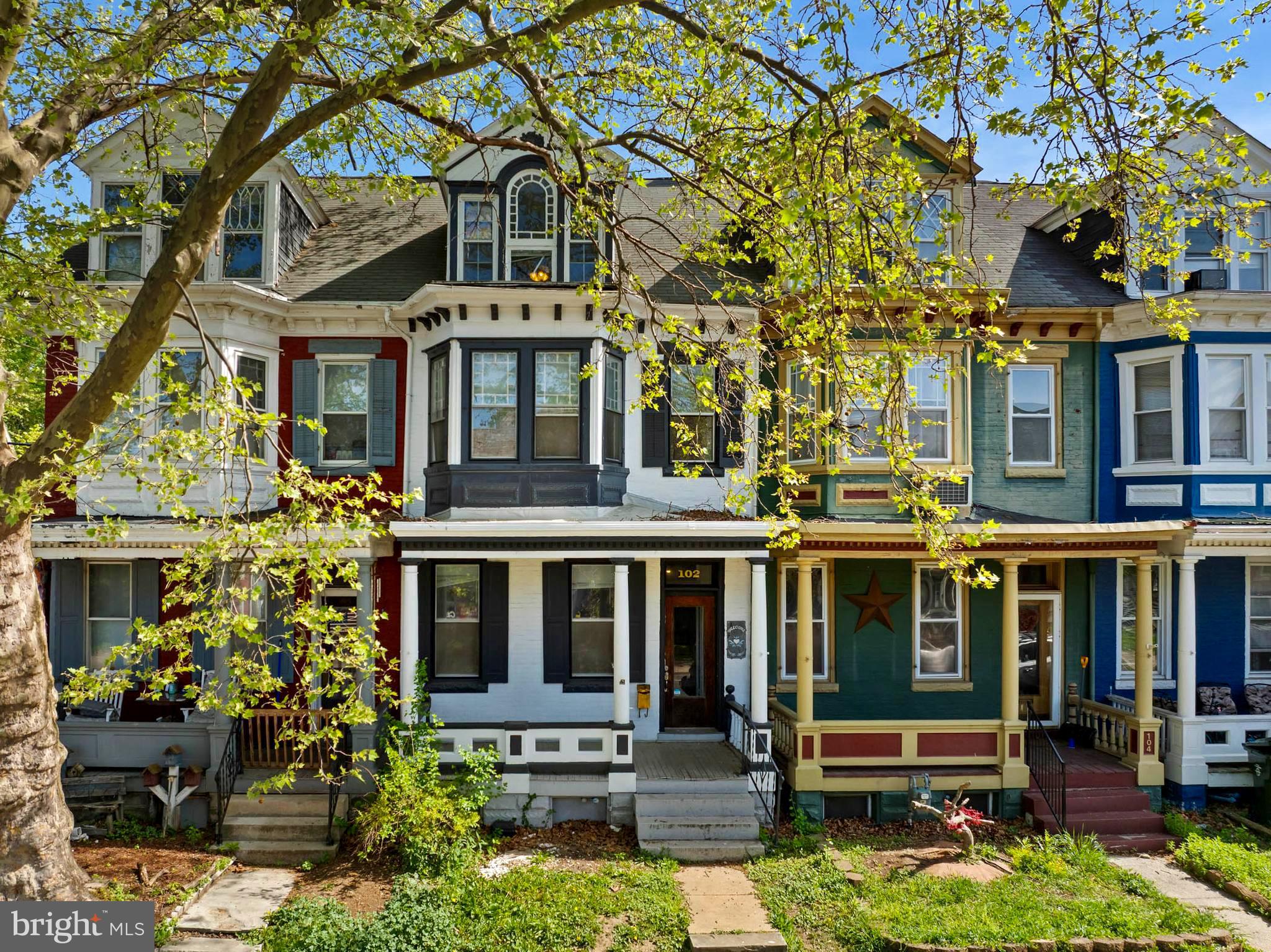 102 E NORTH AVENUE