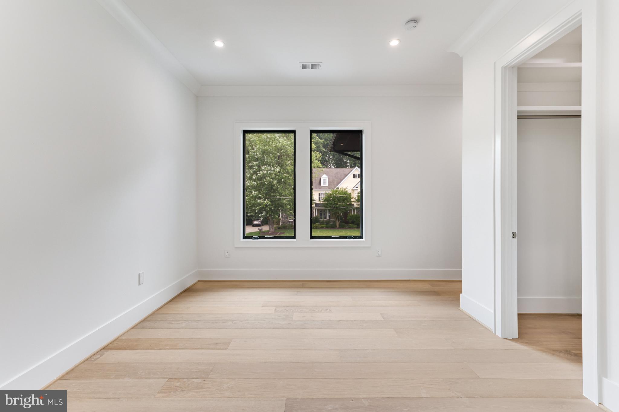 BROOKHAVEN - Residential