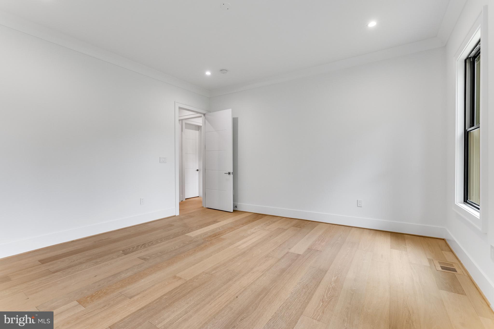 BROOKHAVEN - Residential