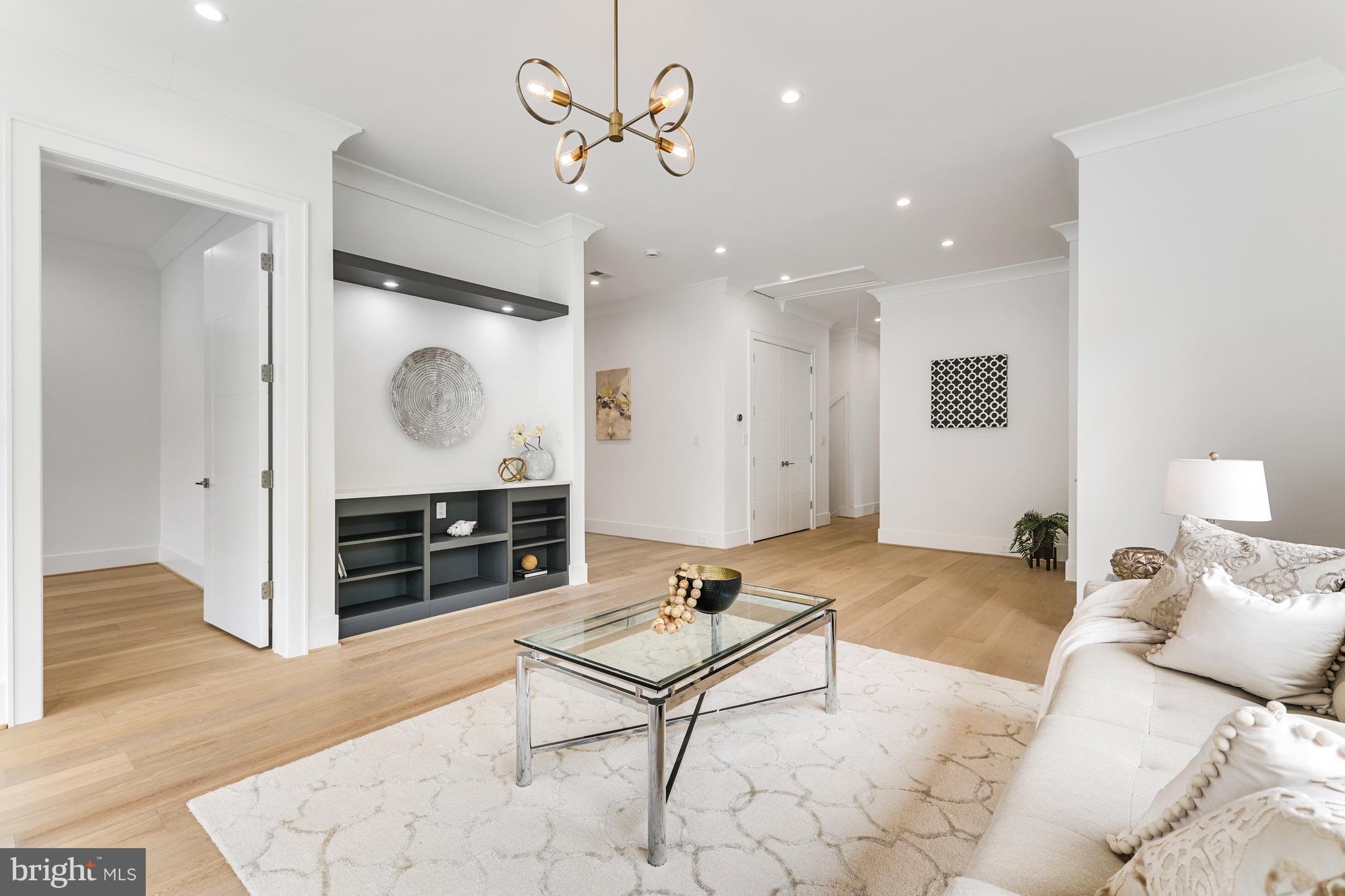 BROOKHAVEN - Residential