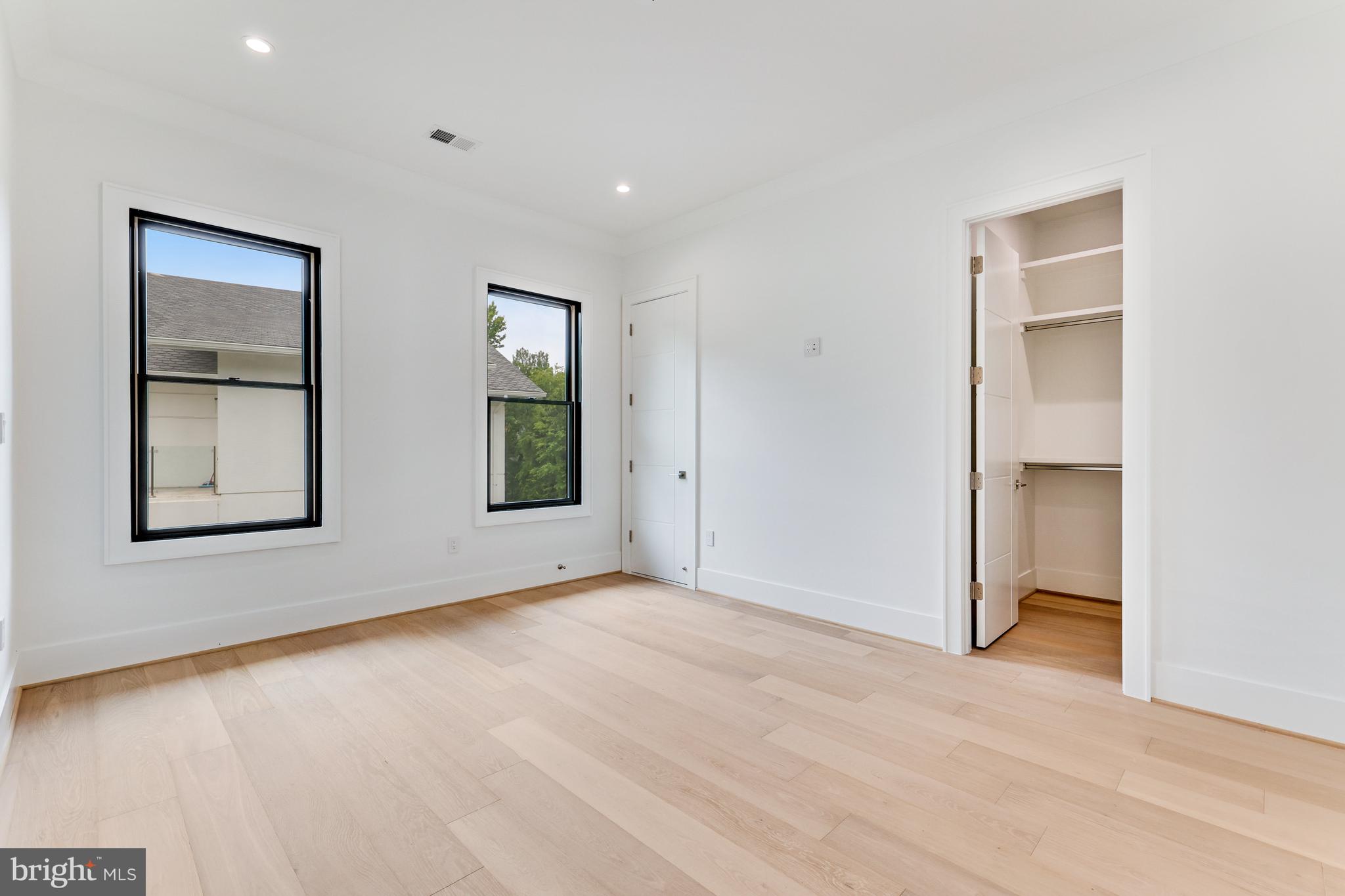 BROOKHAVEN - Residential