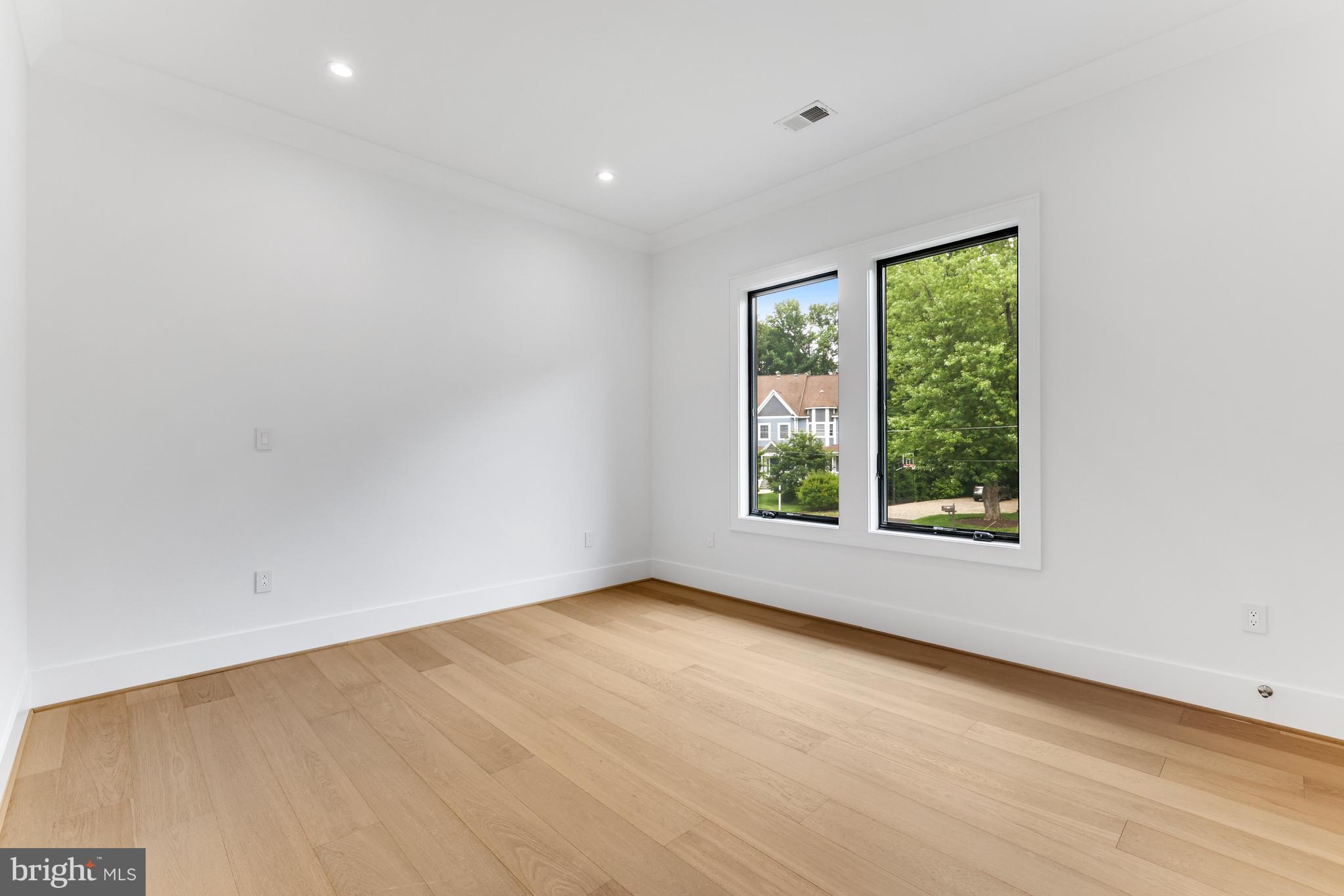 BROOKHAVEN - Residential