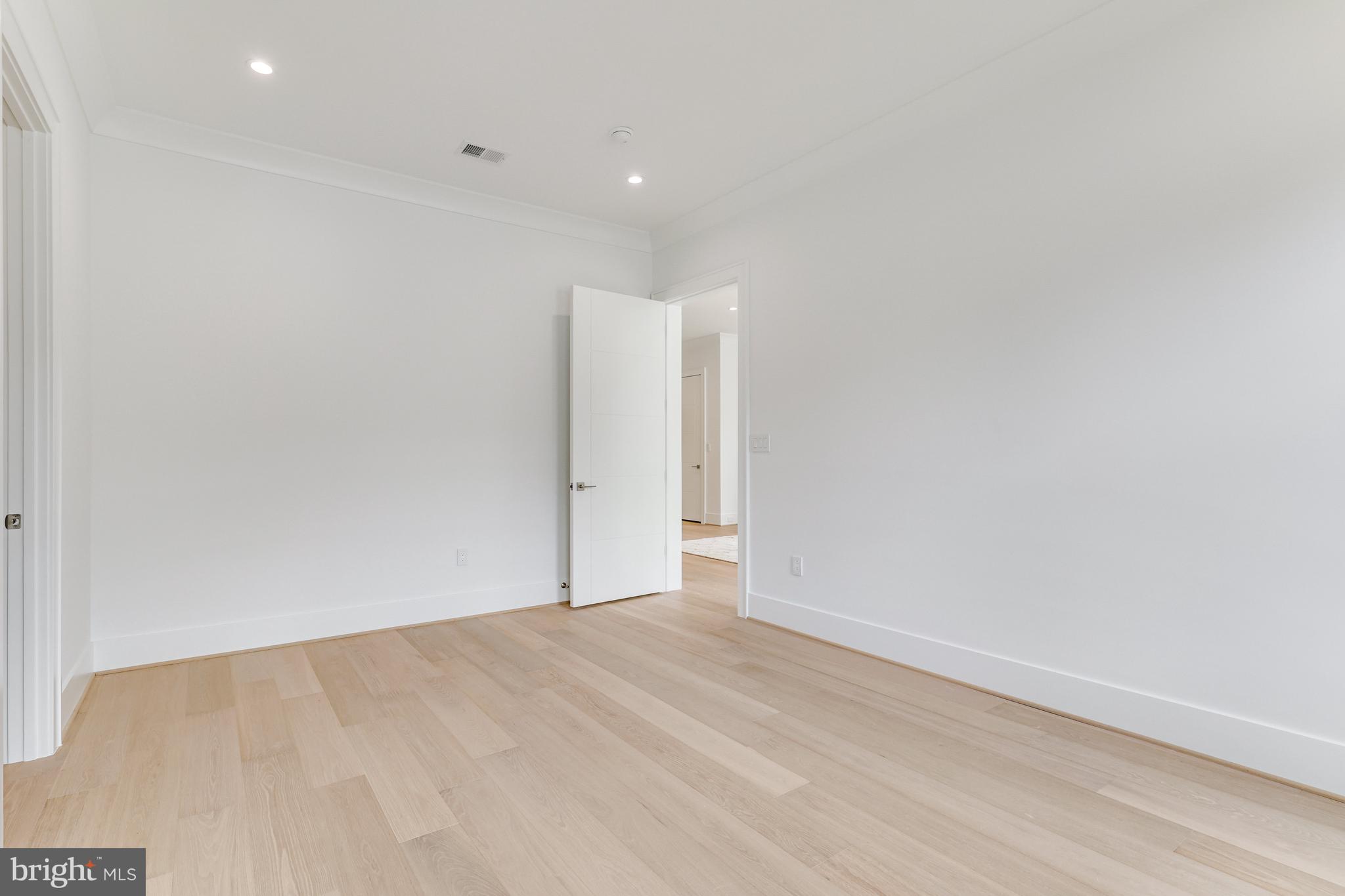 BROOKHAVEN - Residential