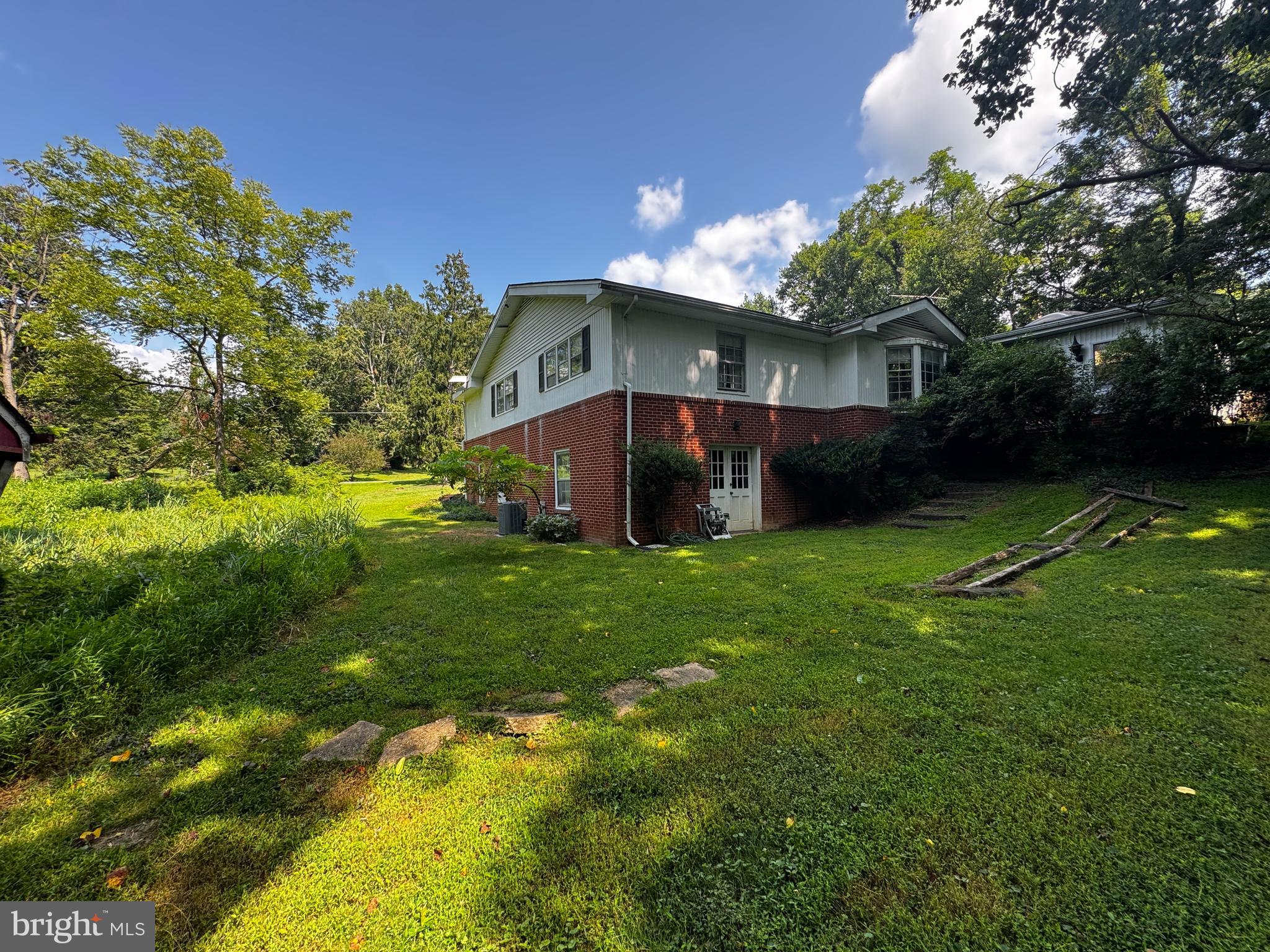 2117 POST ROAD