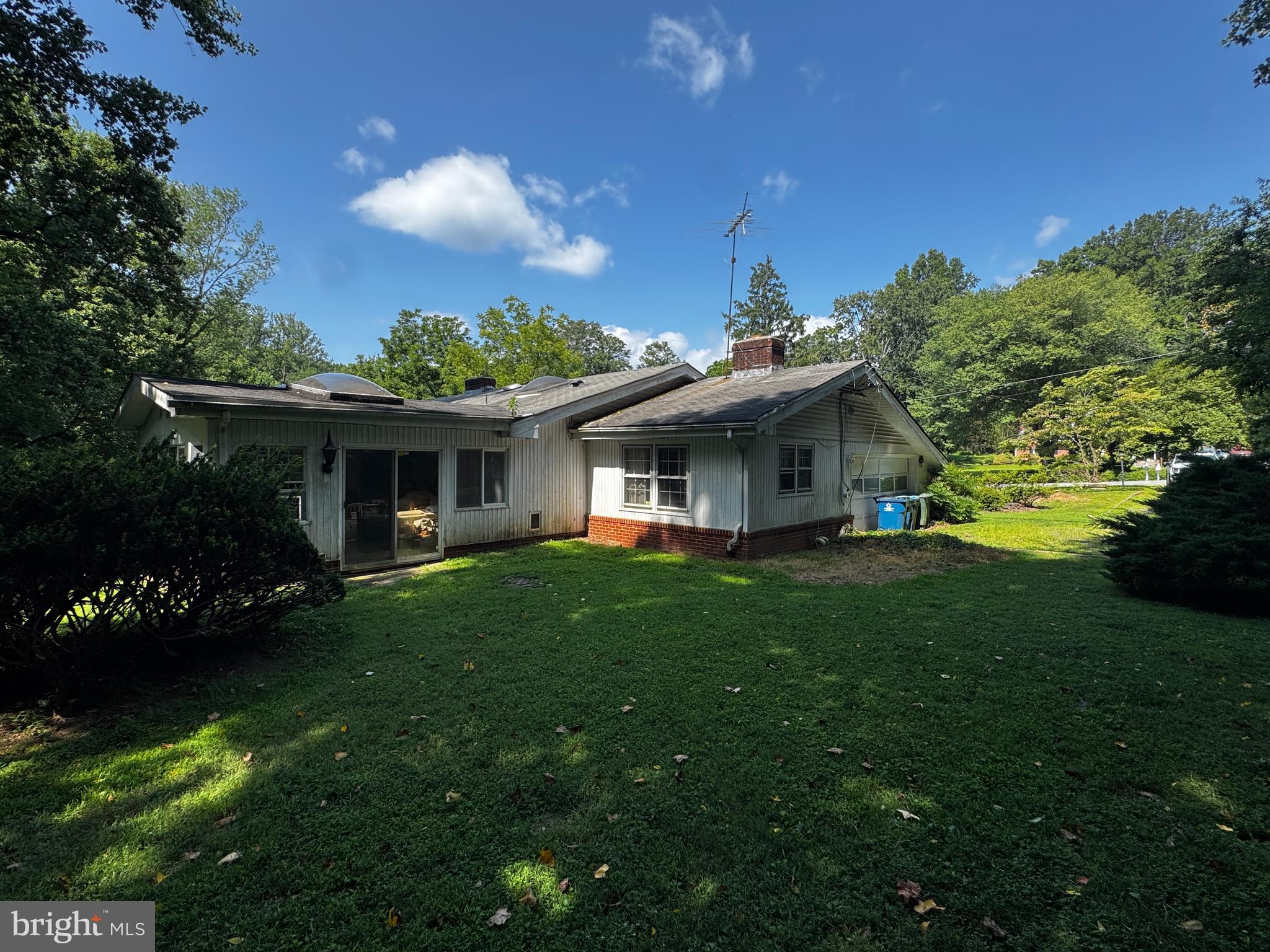 2117 POST ROAD