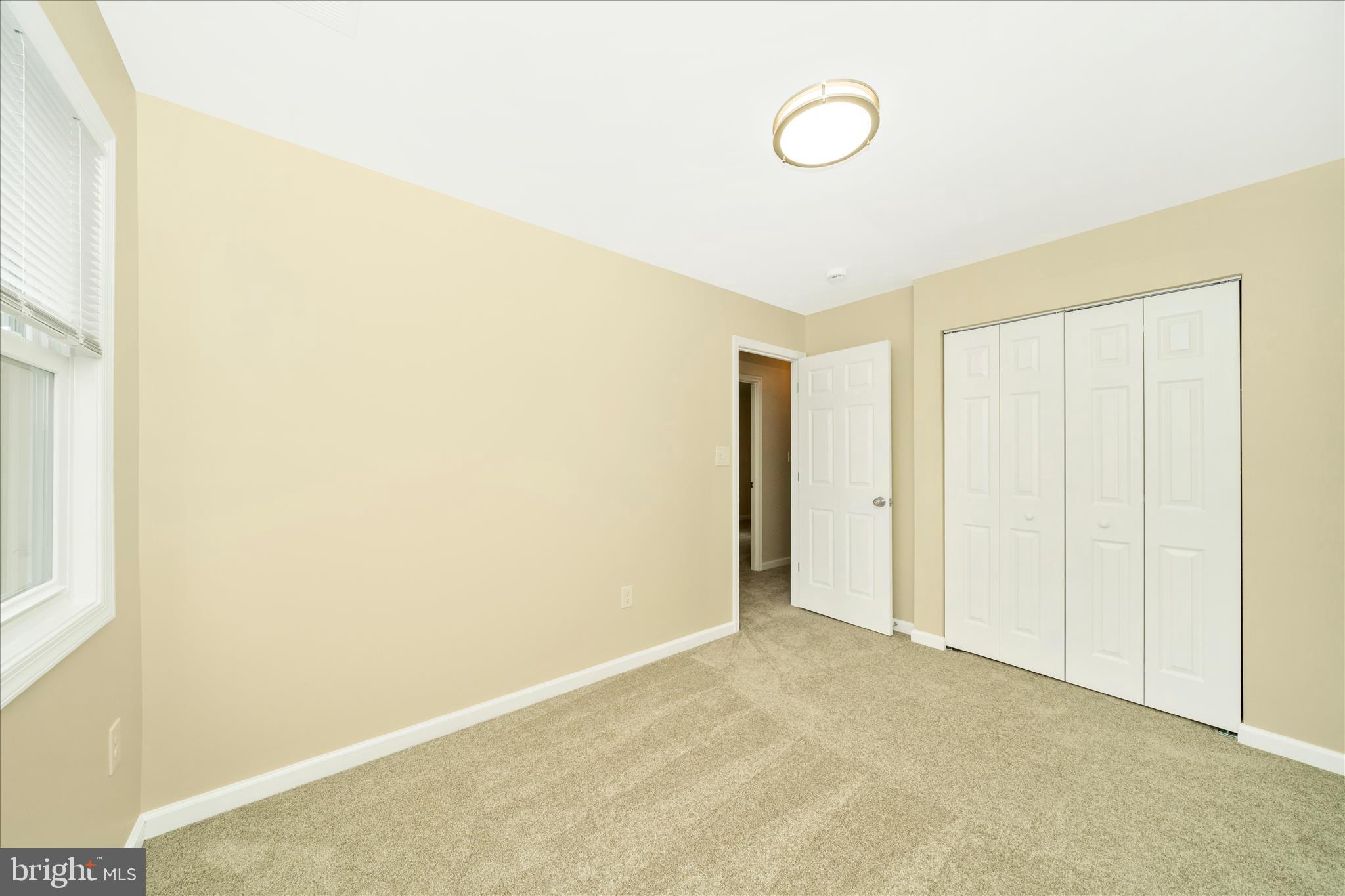 QUINCE ORCHARD KNOLLS - Residential