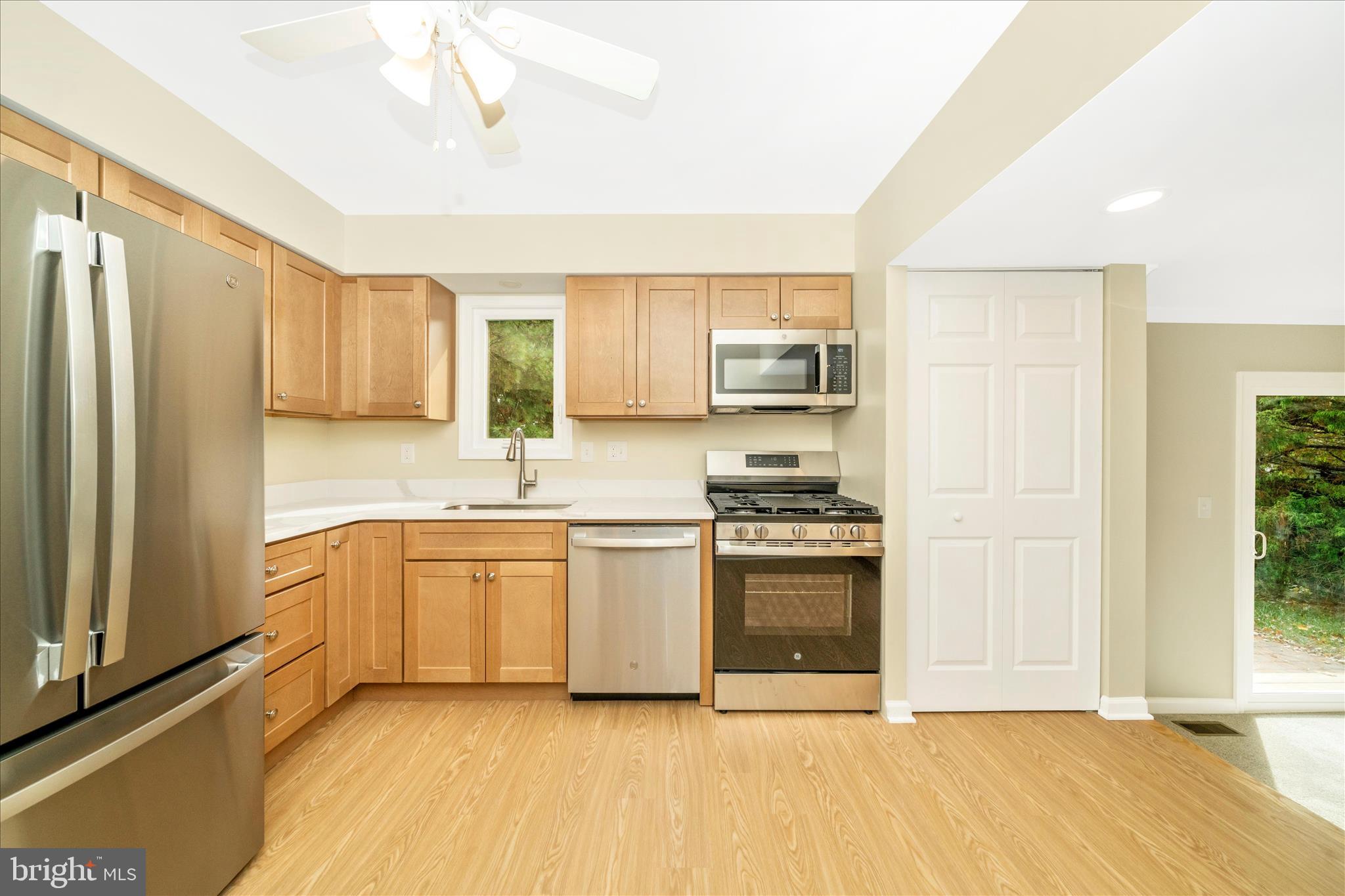 QUINCE ORCHARD KNOLLS - Residential