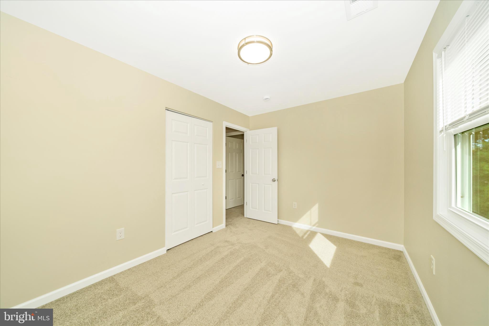 QUINCE ORCHARD KNOLLS - Residential