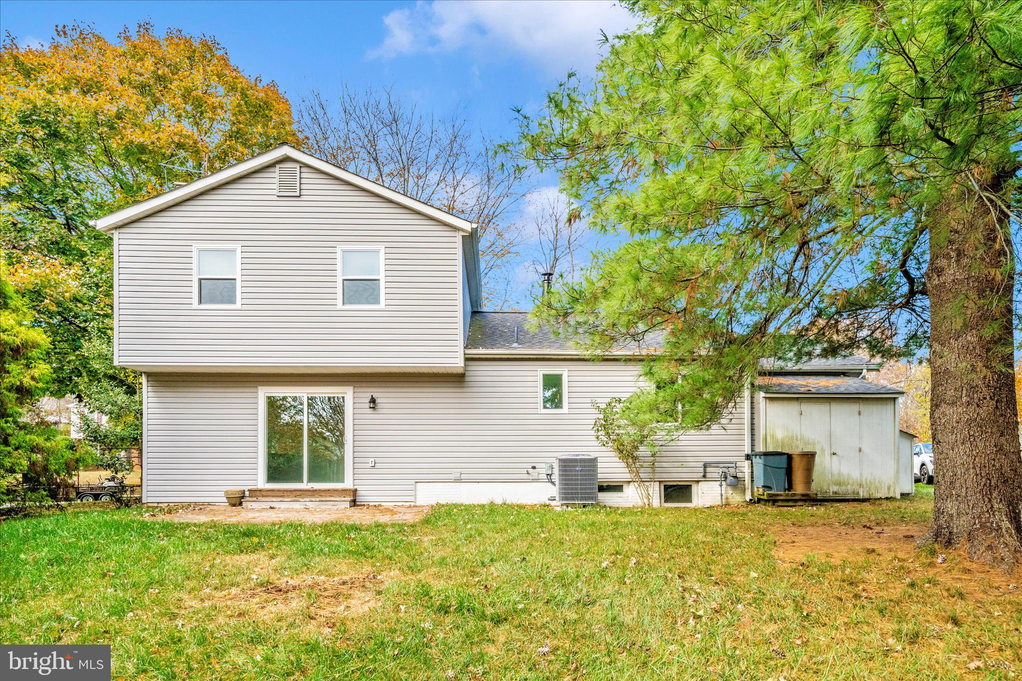 QUINCE ORCHARD KNOLLS - Residential