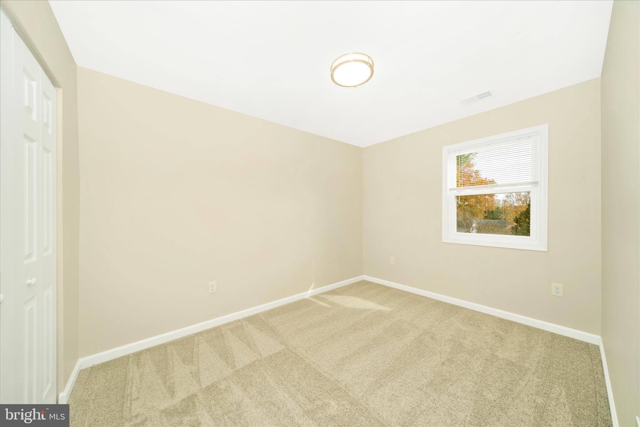 QUINCE ORCHARD KNOLLS - Residential