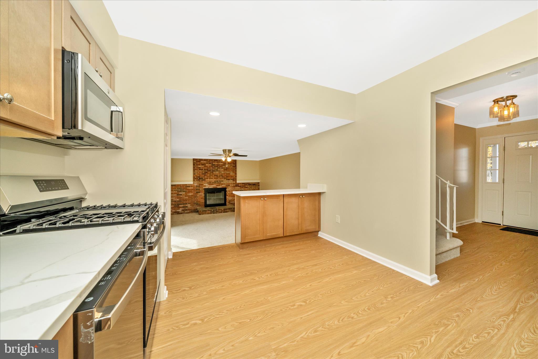 QUINCE ORCHARD KNOLLS - Residential