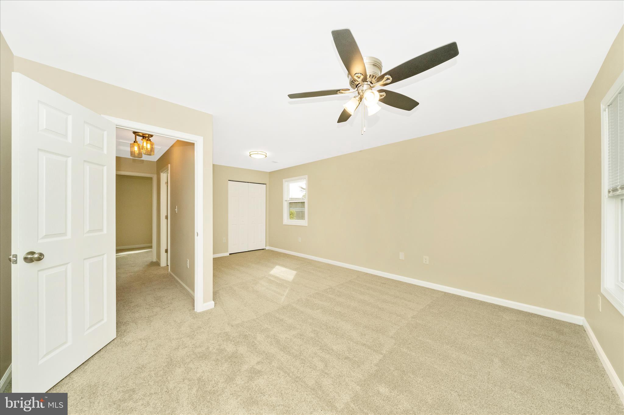 QUINCE ORCHARD KNOLLS - Residential