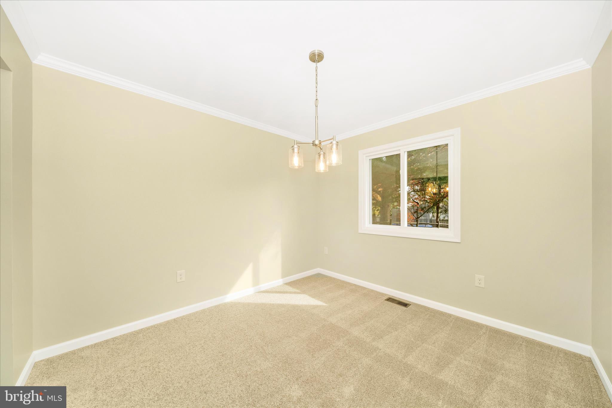 QUINCE ORCHARD KNOLLS - Residential