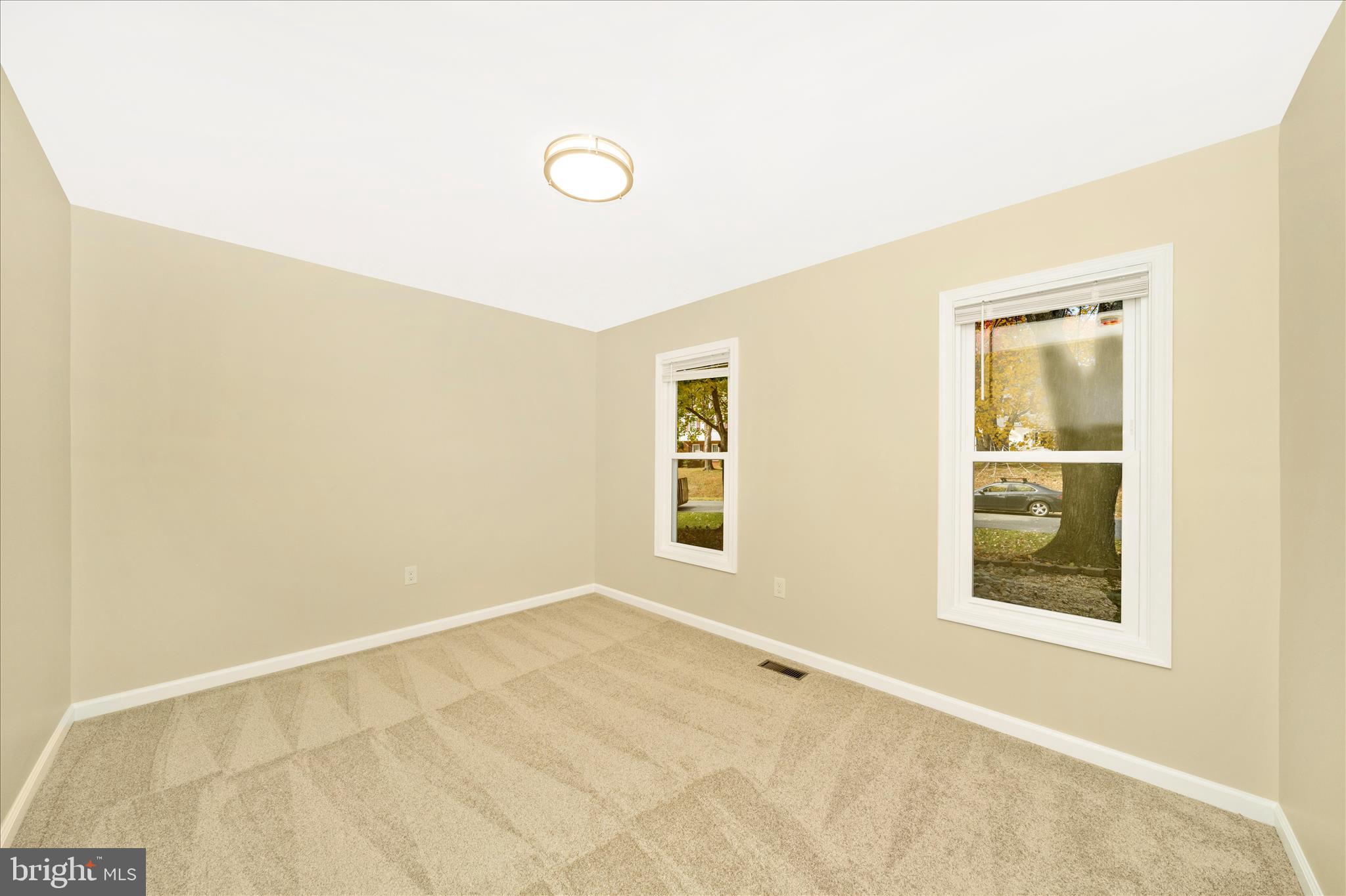 QUINCE ORCHARD KNOLLS - Residential