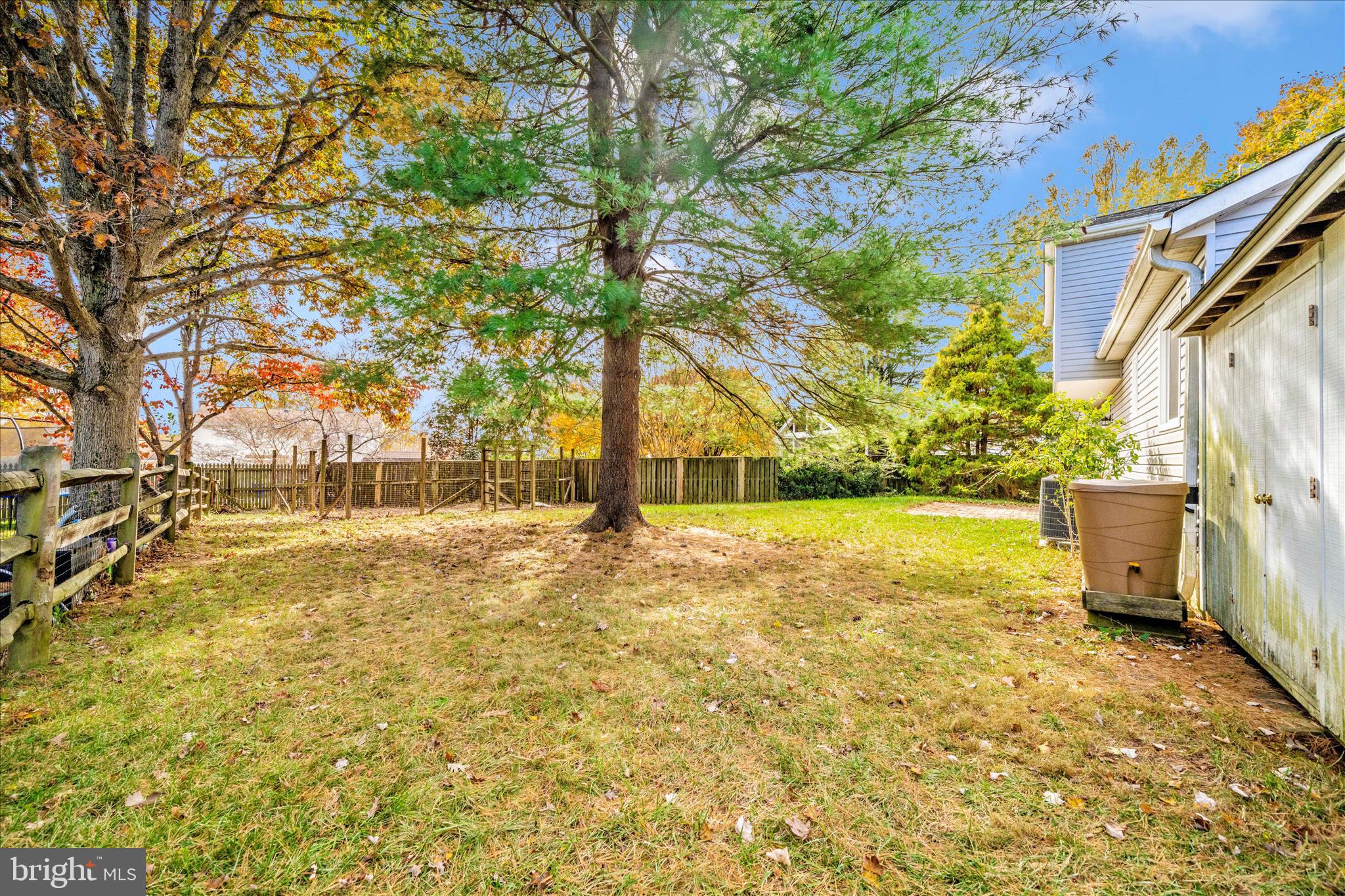 QUINCE ORCHARD KNOLLS - Residential