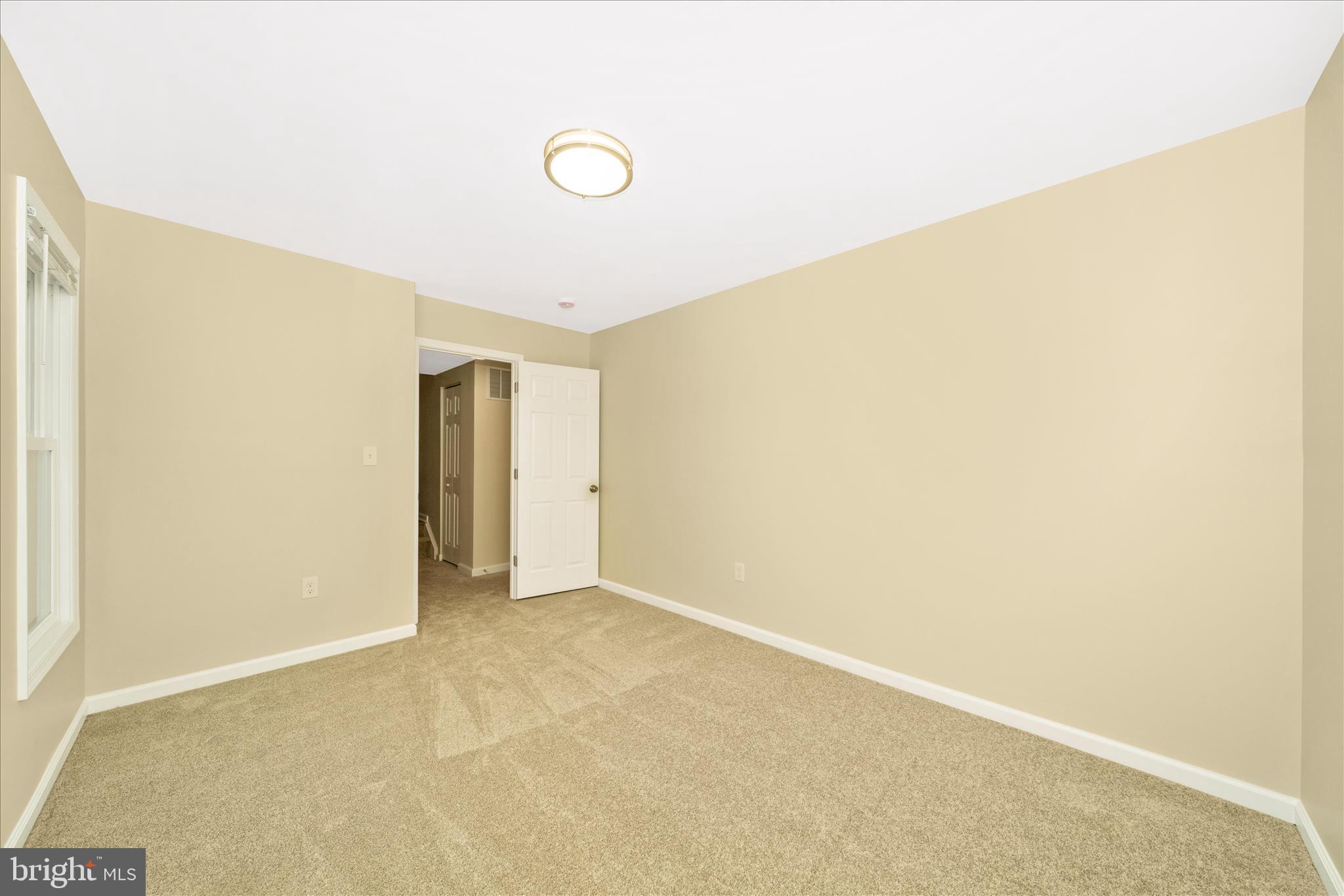 QUINCE ORCHARD KNOLLS - Residential