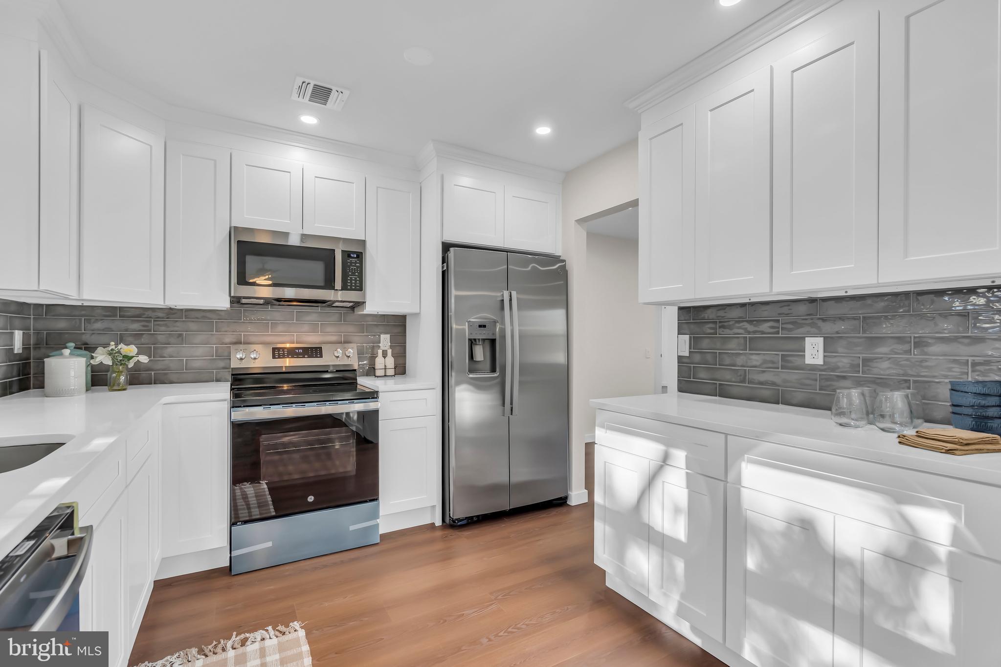 CRESTWOOD VILLAGE 7 - Residential