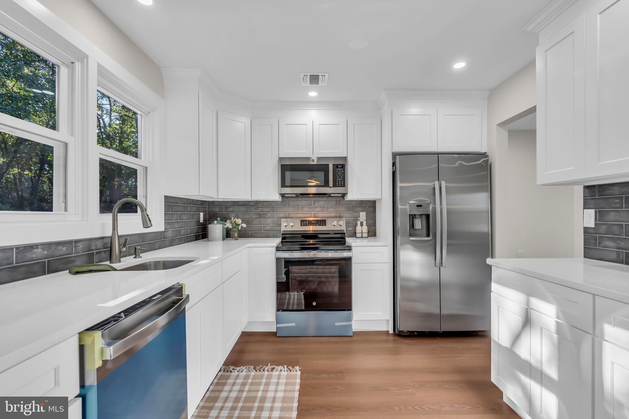 CRESTWOOD VILLAGE 7 - Residential