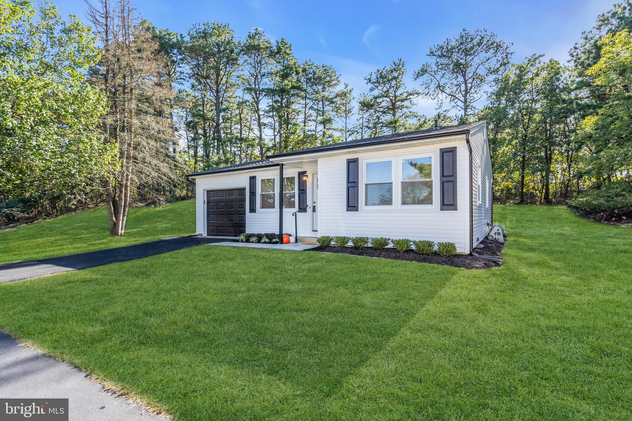 CRESTWOOD VILLAGE 7 - Residential