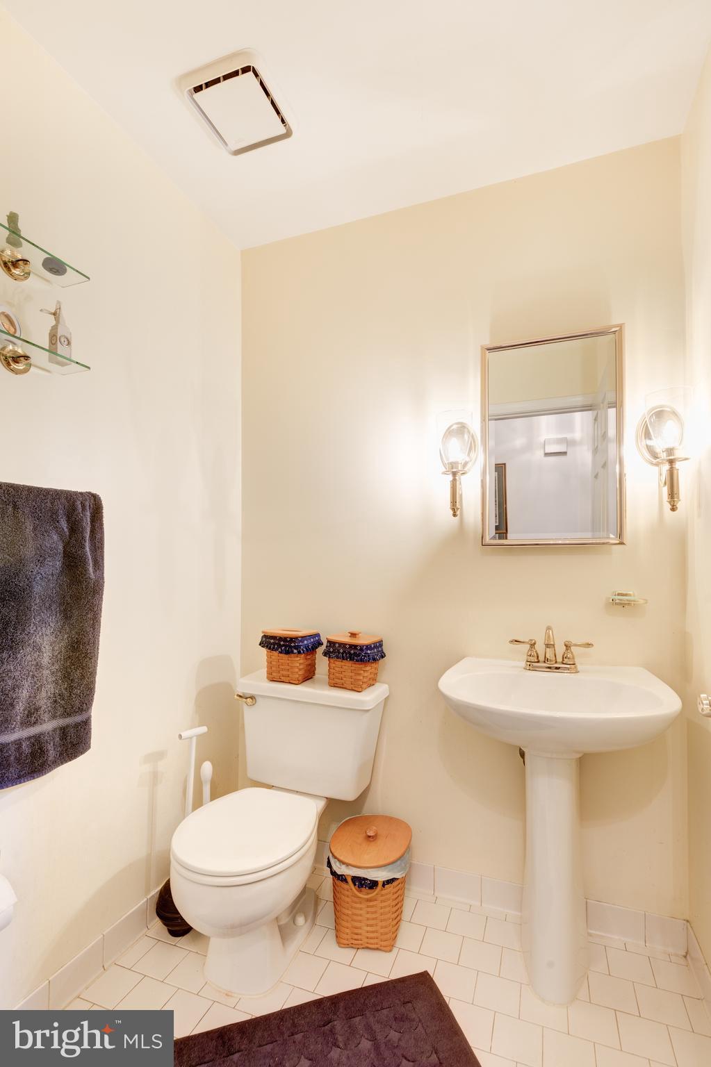 RIVERCHASE - Residential