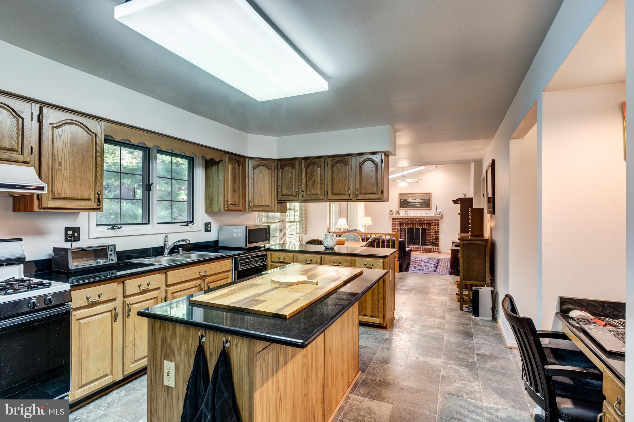 RIVERCHASE - Residential